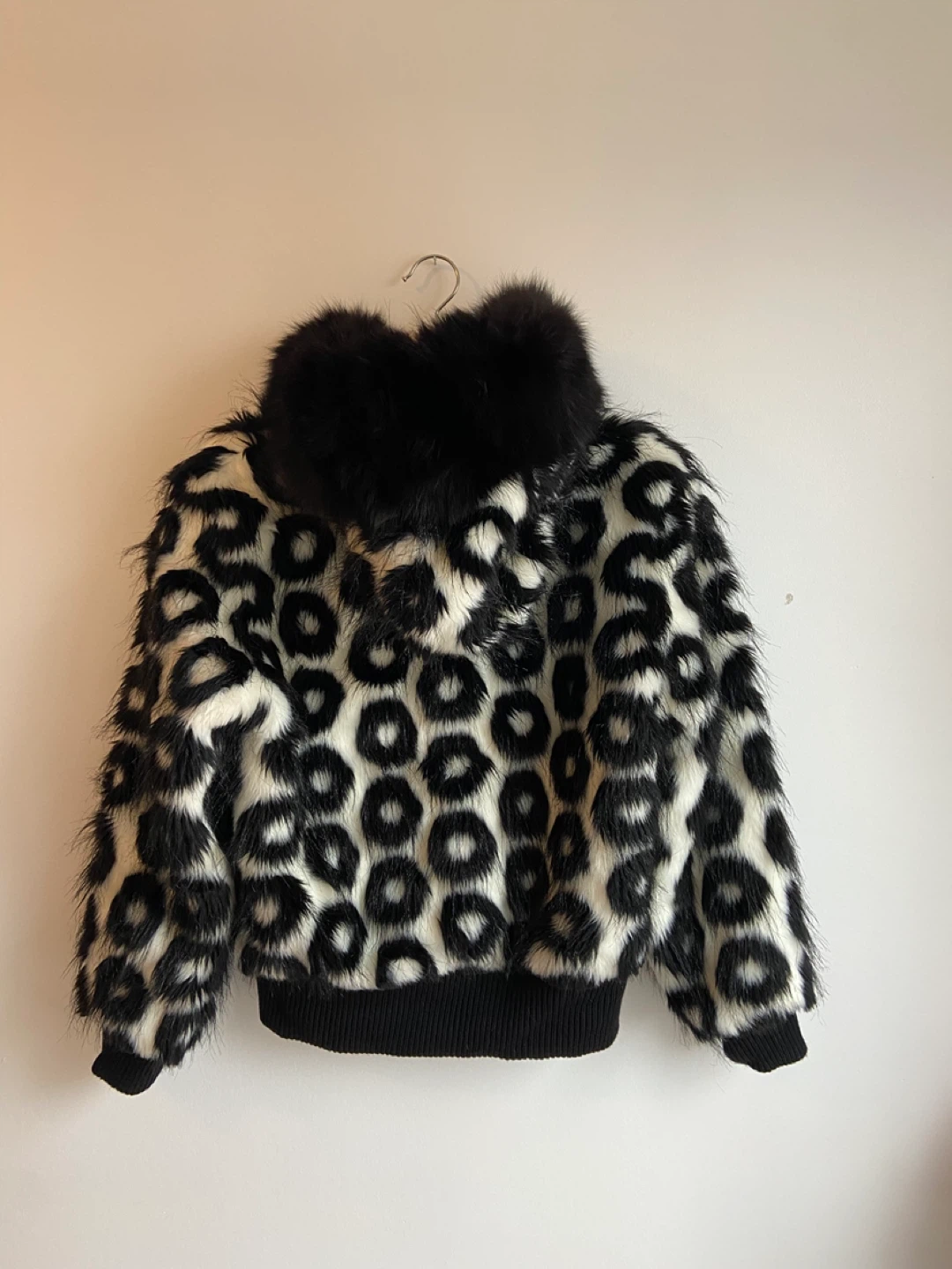M Miller Faux Fur Jacket 🏆 - photo 4