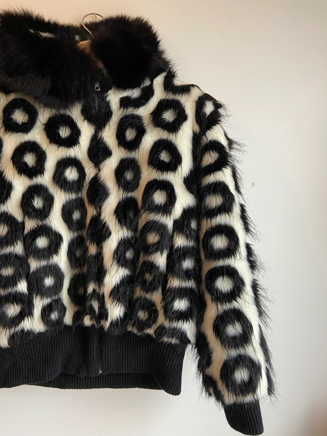 M Miller Faux Fur Jacket 🏆 - photo 3