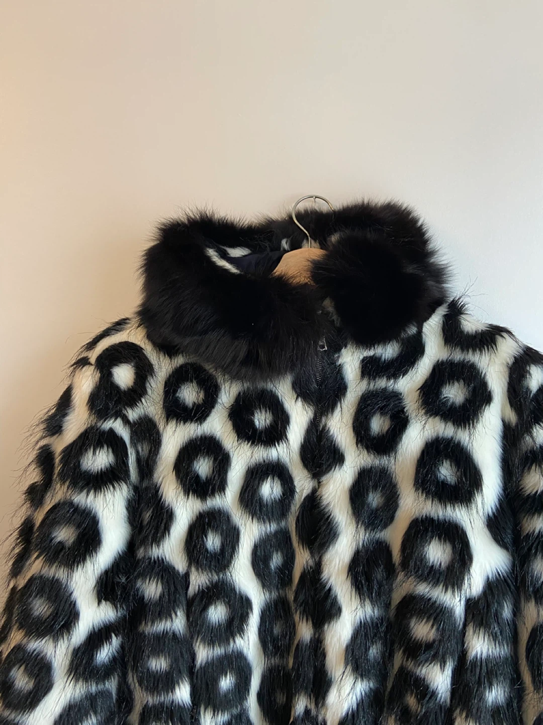M Miller Faux Fur Jacket 🏆 - photo 2