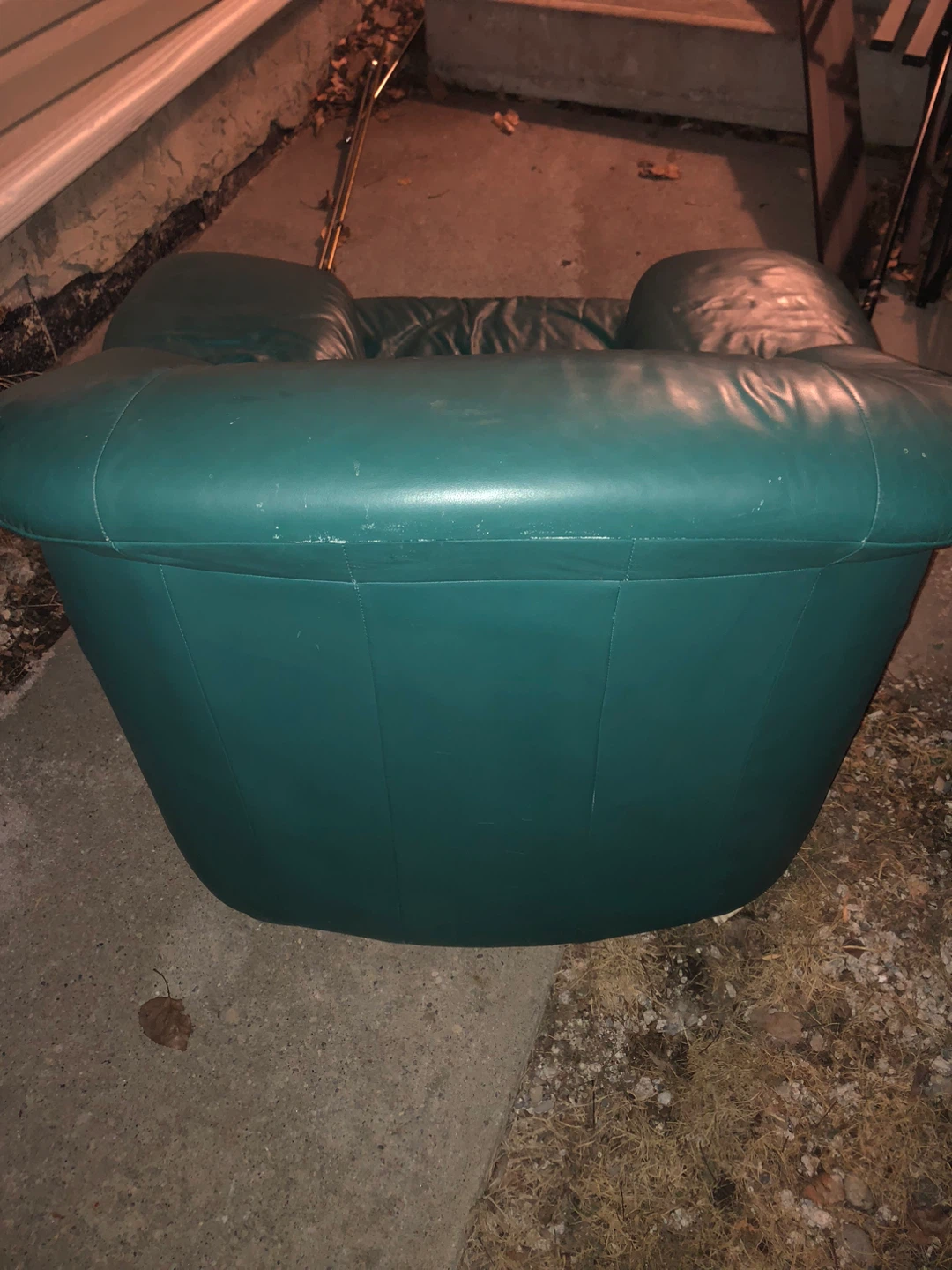 Green Leather Armchair - photo 2