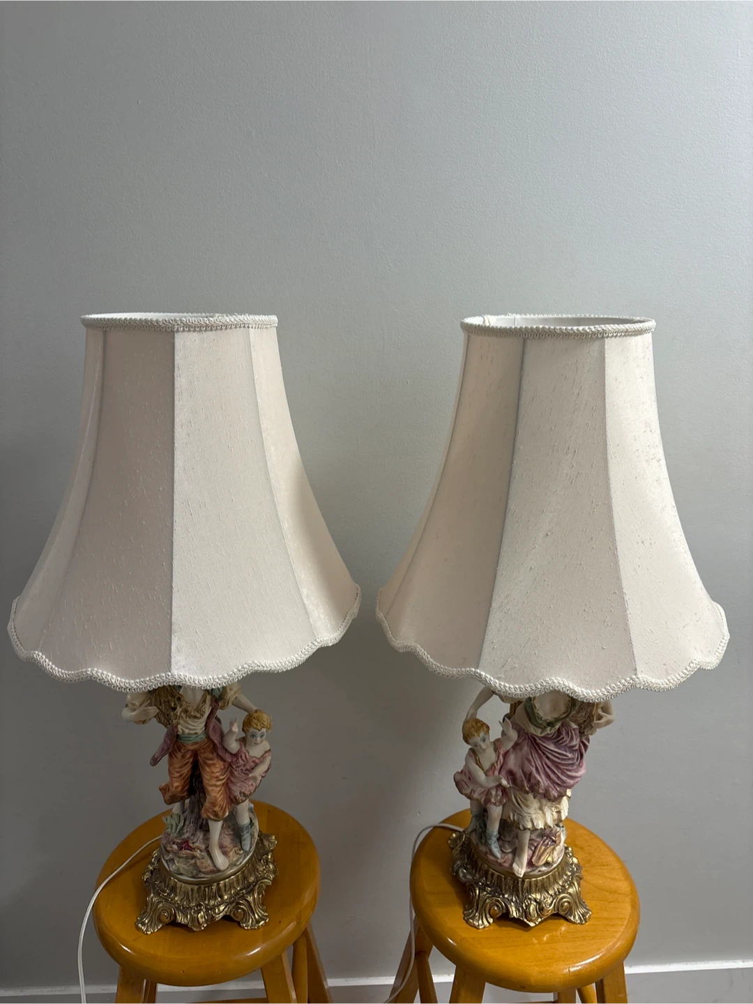 Pair of Vintage Porcelain Figurine Table Lamps - photo 3