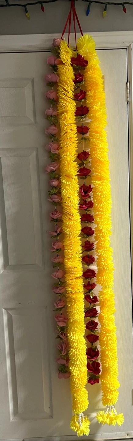 Artificial garlands (yellow, white, pinks)