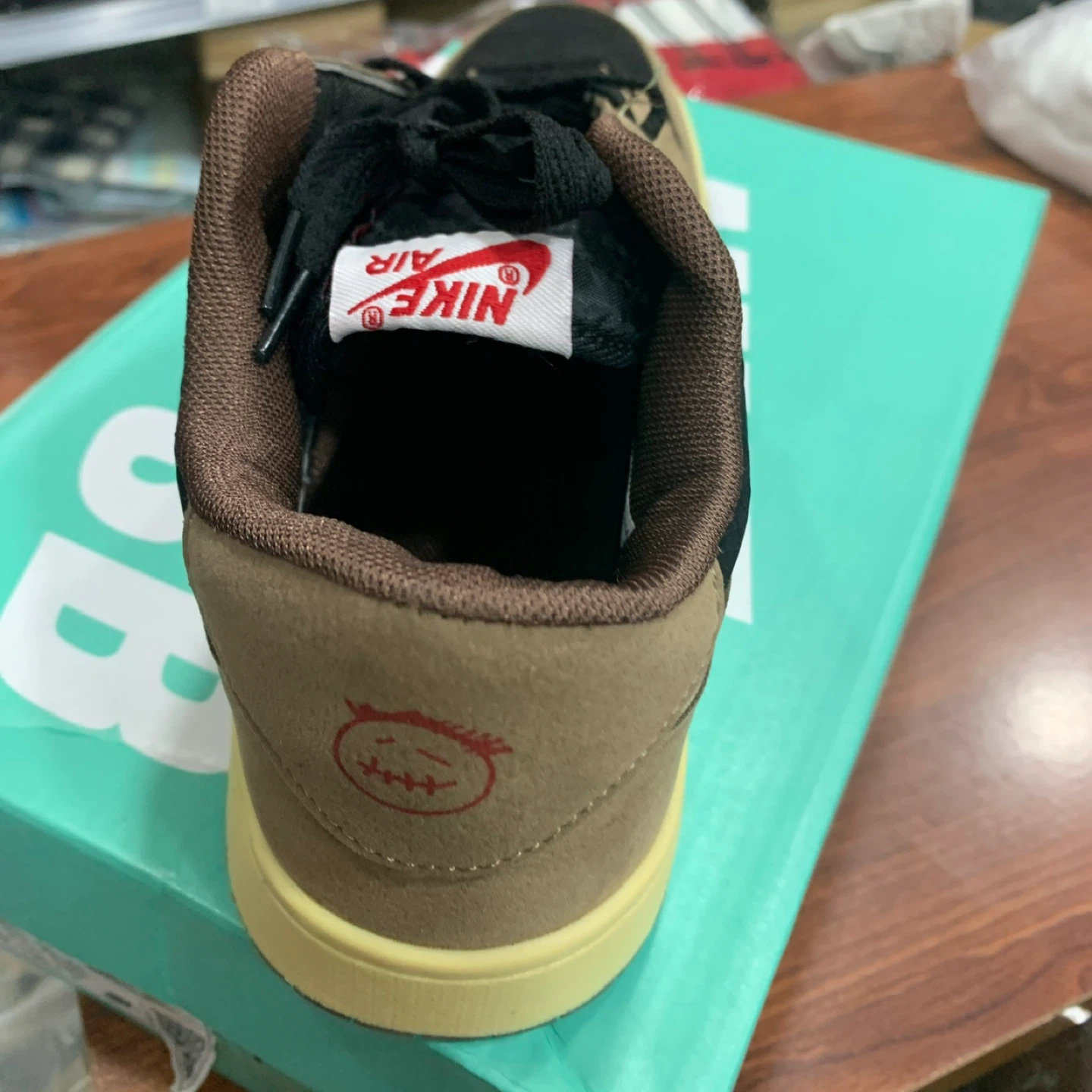 Travis Scott x Nike Air Jordan 1 Low OG "Reverse Mocha" - photo 3