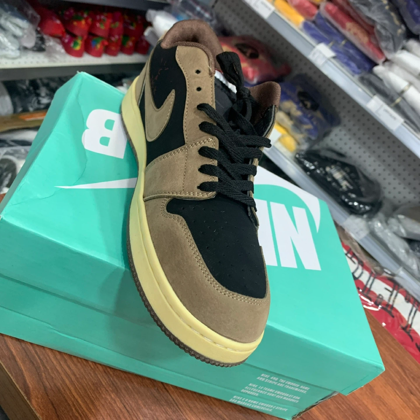 Travis Scott x Nike Air Jordan 1 Low OG "Reverse Mocha" - photo 5