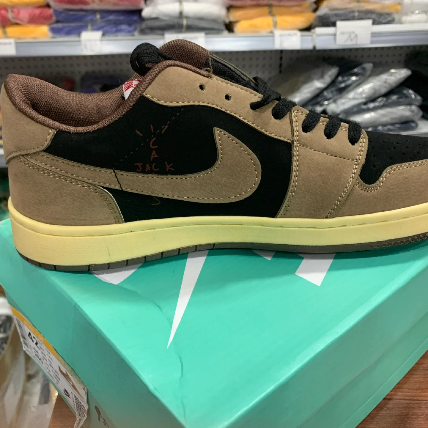 Travis Scott x Nike Air Jordan 1 Low OG "Reverse Mocha" - photo 4