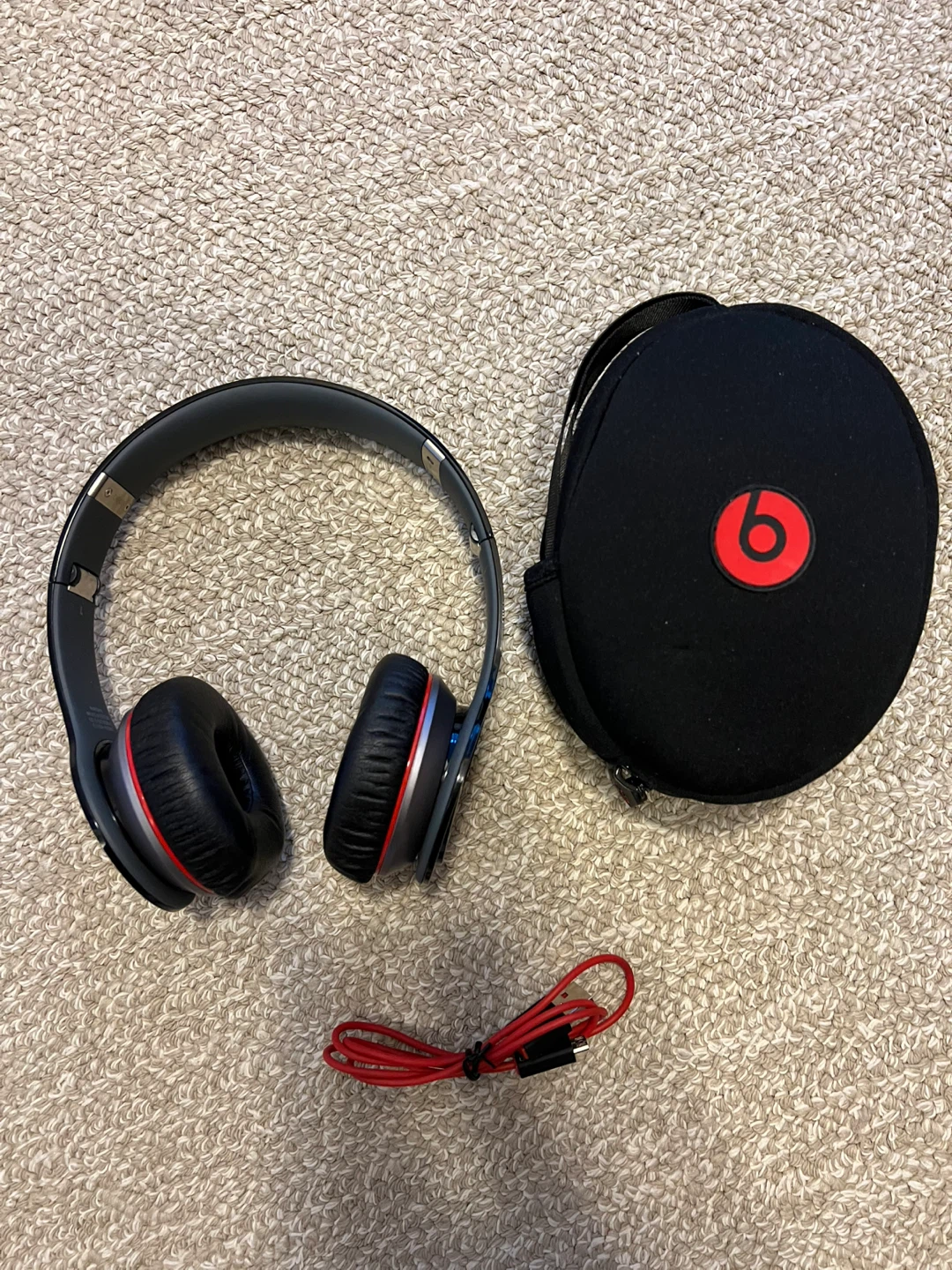 Beats Solo HD Headphones with Case and Cable