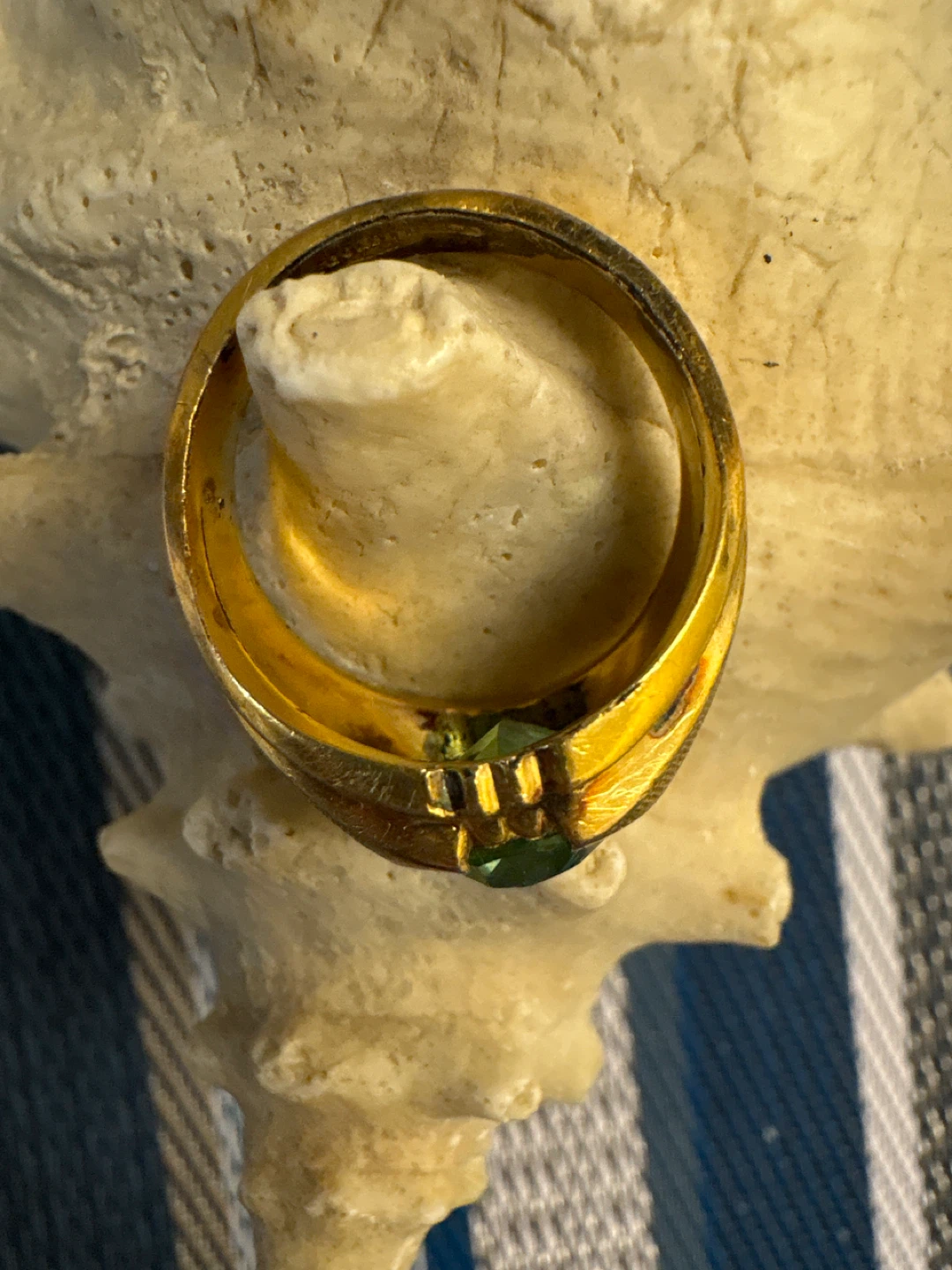 🏆Gold Tone Ring with Green Stone - photo 2