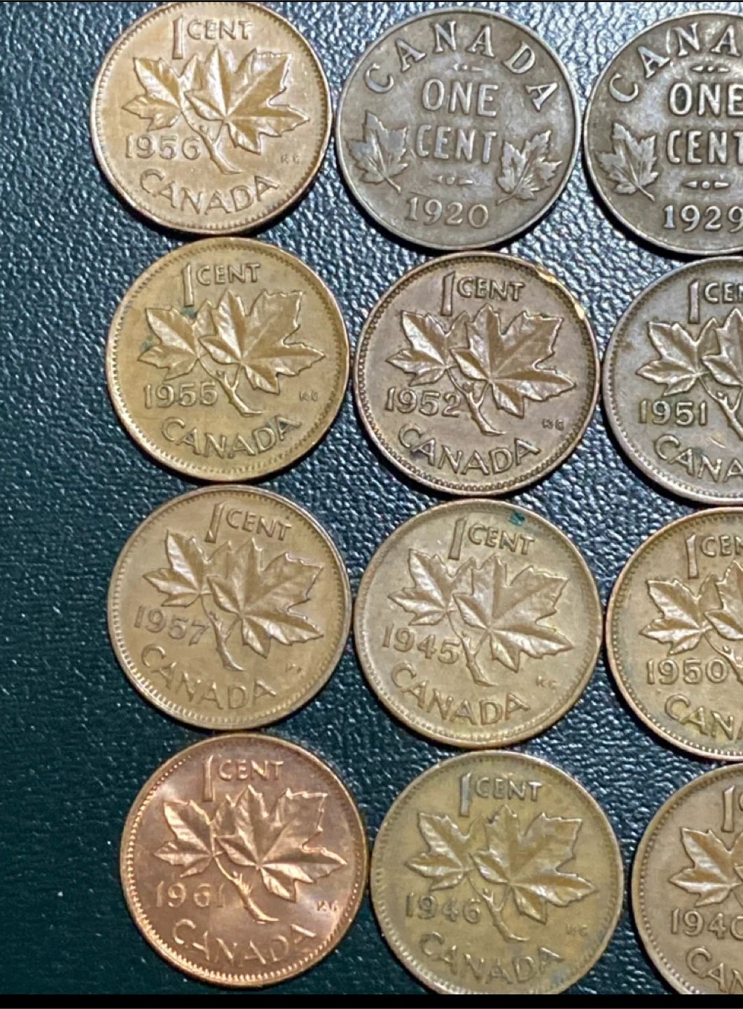 Collection of 20 Canadian Pennies - photo 3