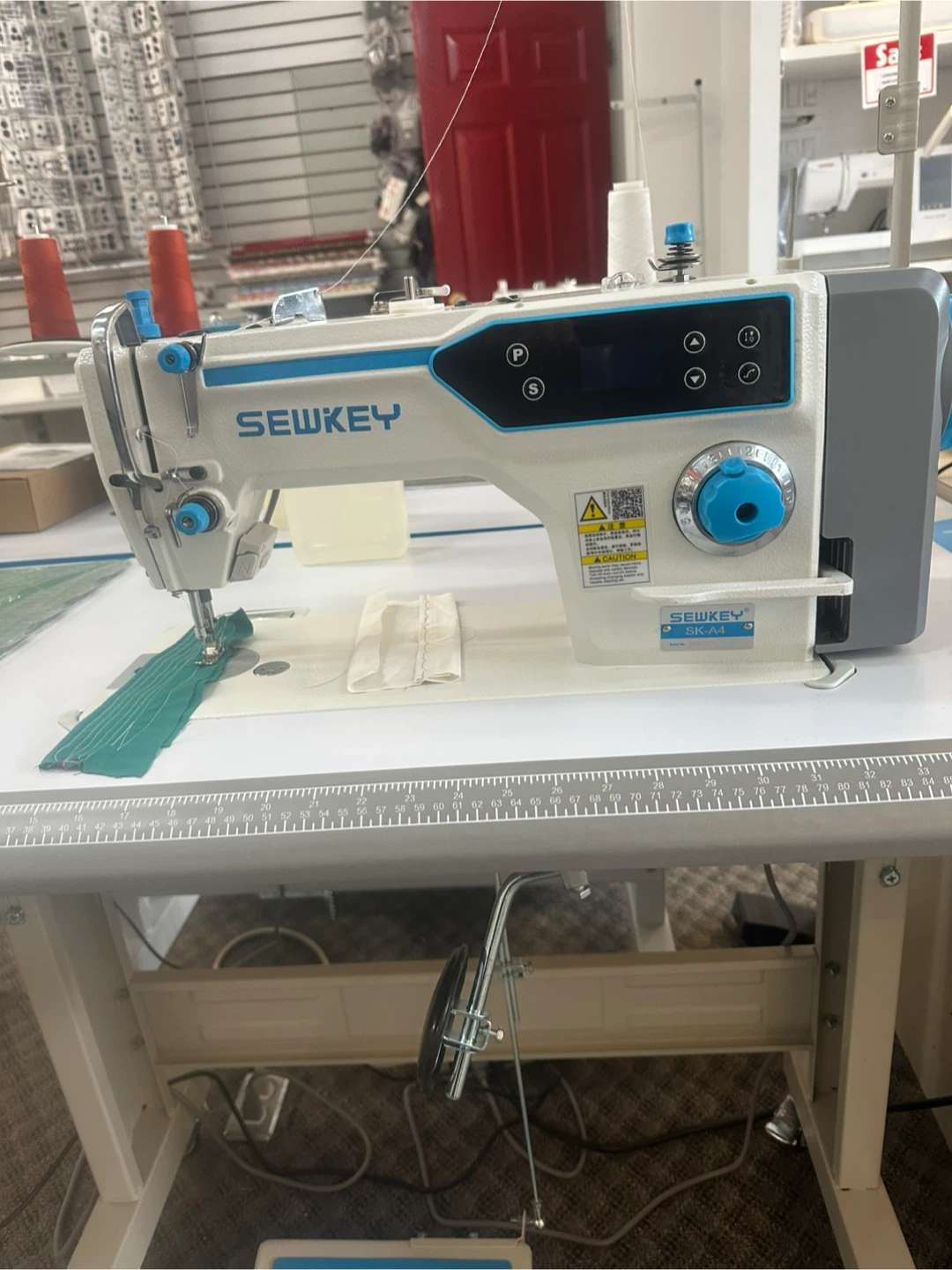 SEWKEY Industrial Sewing Machine - photo 2