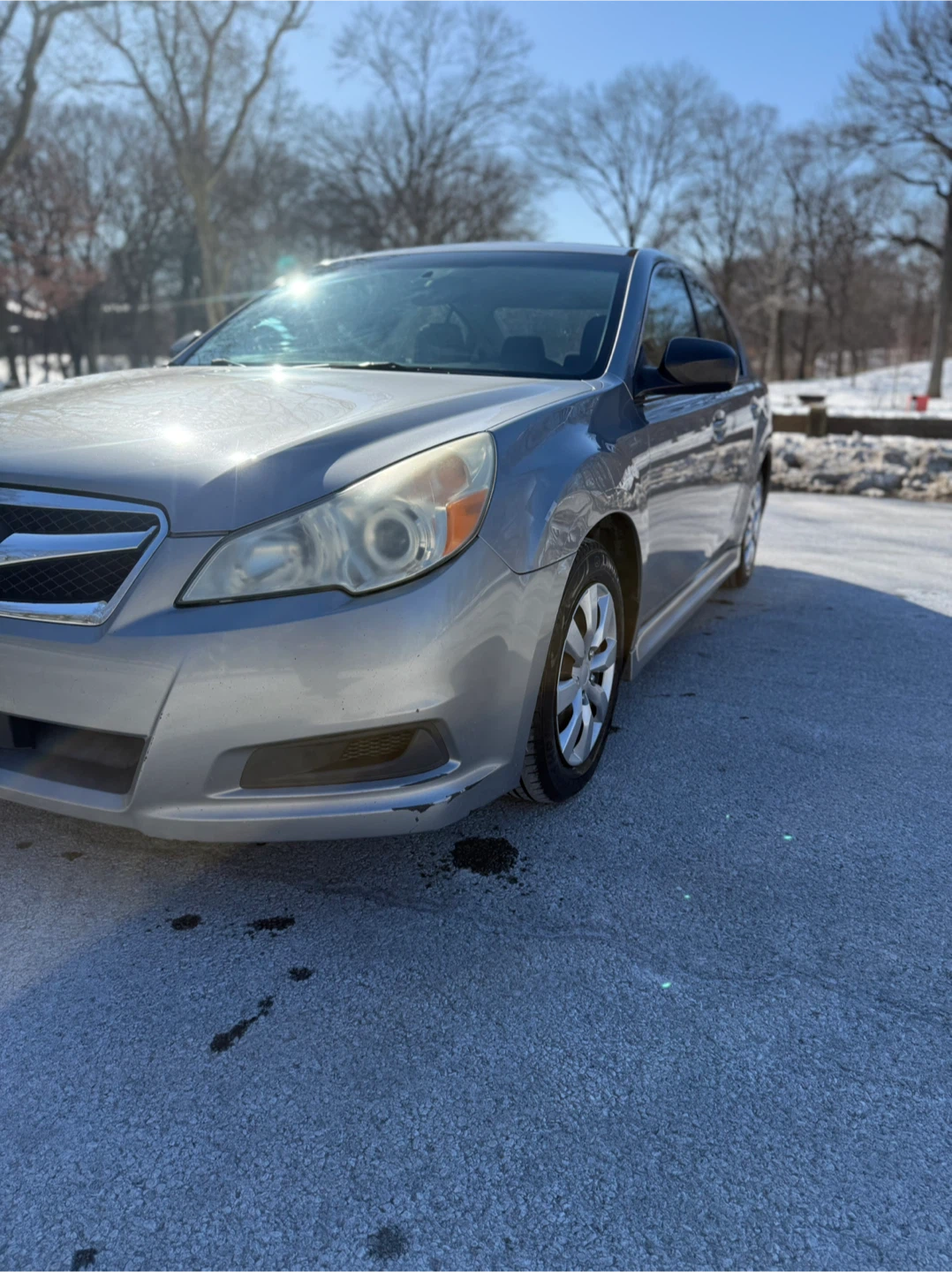 2010 Subaru Legacy 2.5i Sedan Silver 143k miles - photo 2