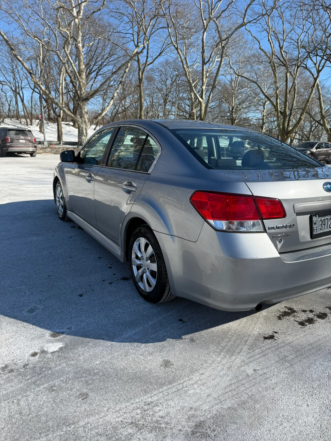 2010 Subaru Legacy 2.5i Sedan Silver 143k miles - photo 4