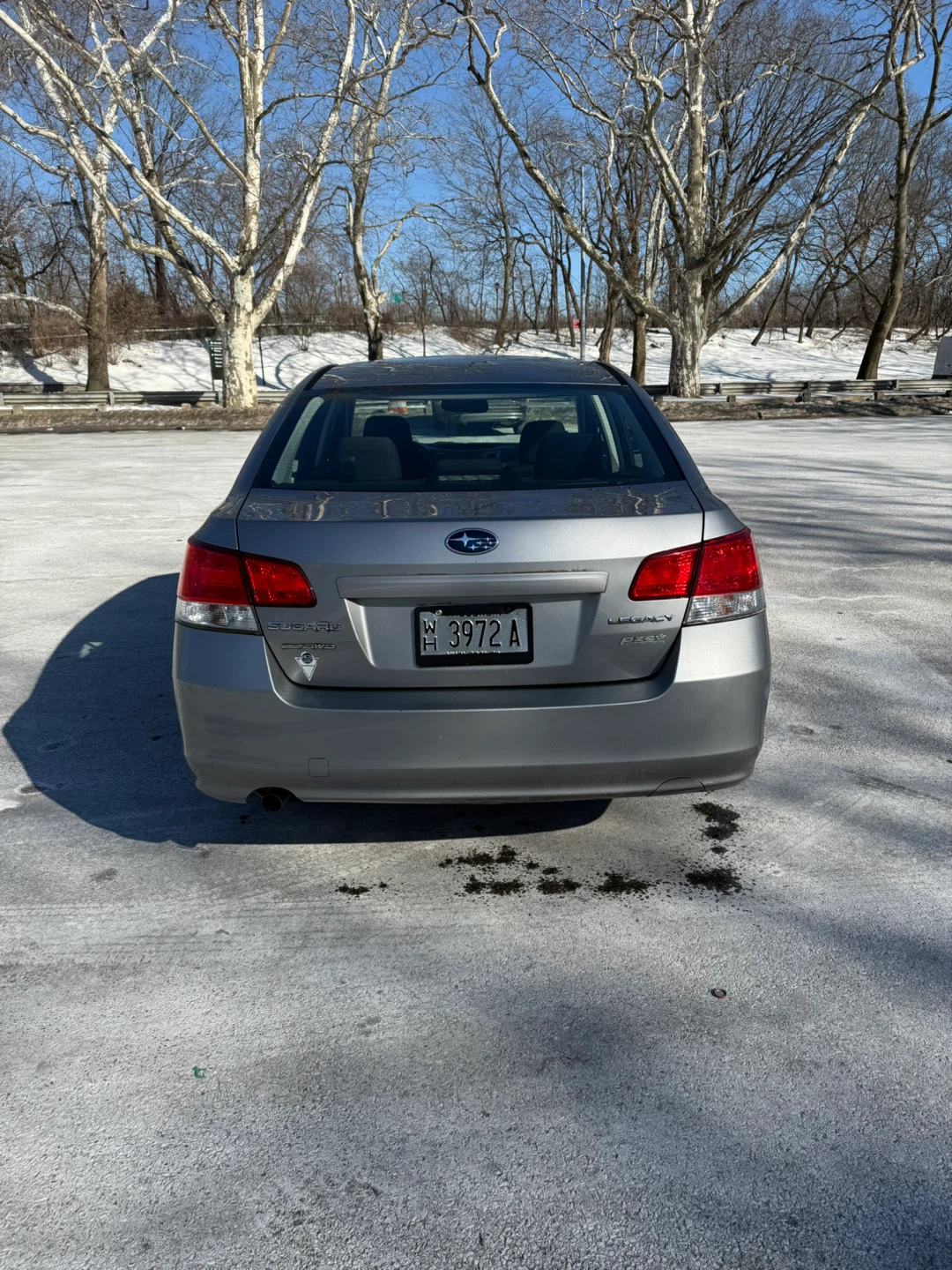 2010 Subaru Legacy 2.5i Sedan Silver 143k miles - photo 5