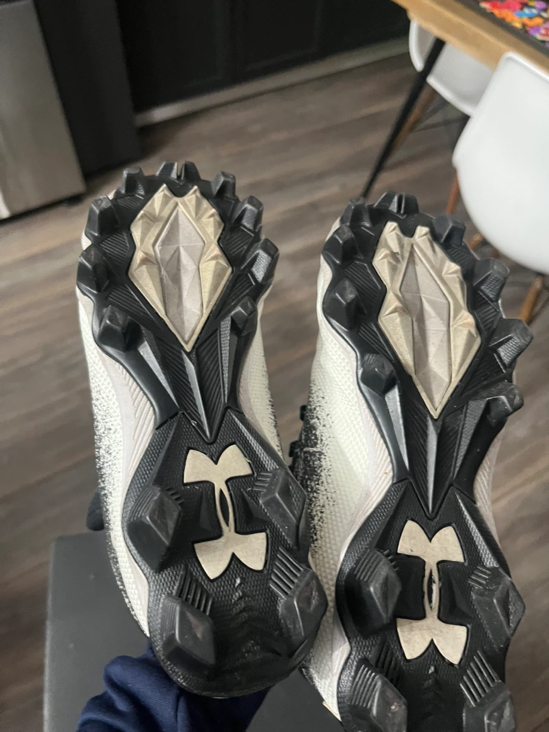 🏆Under Armour Football Cleats - Size 5.5 Y - photo 3