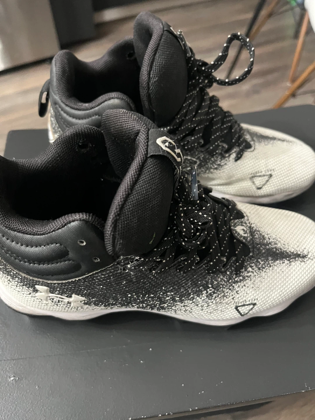 🏆Under Armour Football Cleats - Size 5.5 Y