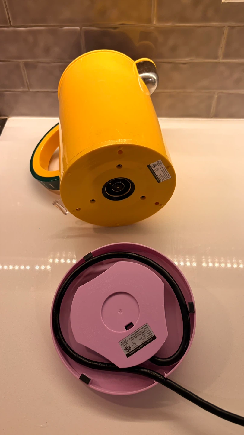 Bodum x MOMA Electric Kettle (yellow) - photo 4
