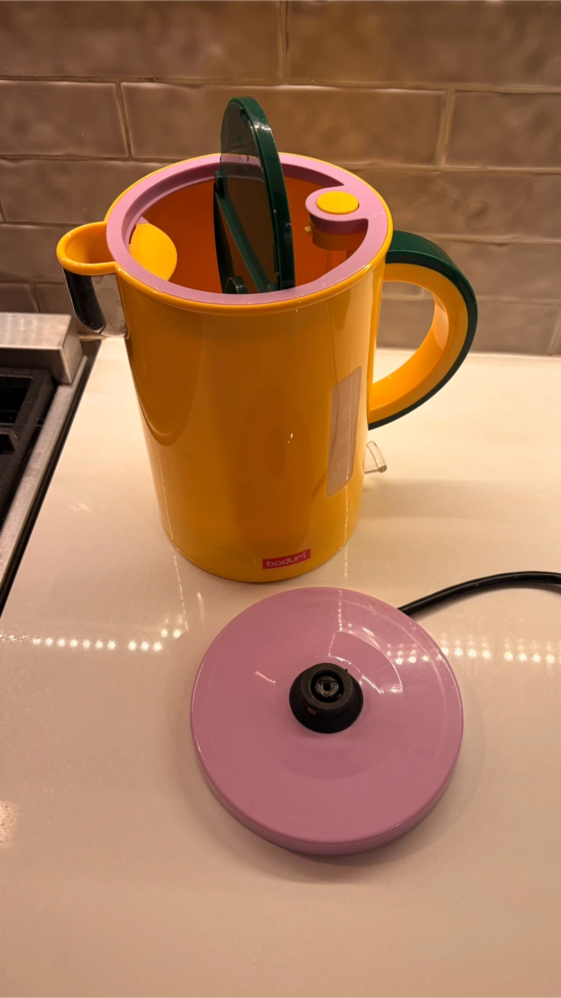 Bodum x MOMA Electric Kettle (yellow) - photo 3