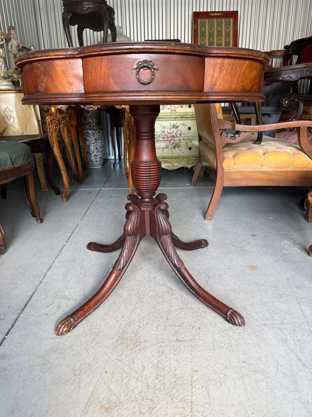 Vintage Pedestal Side Table - photo 2
