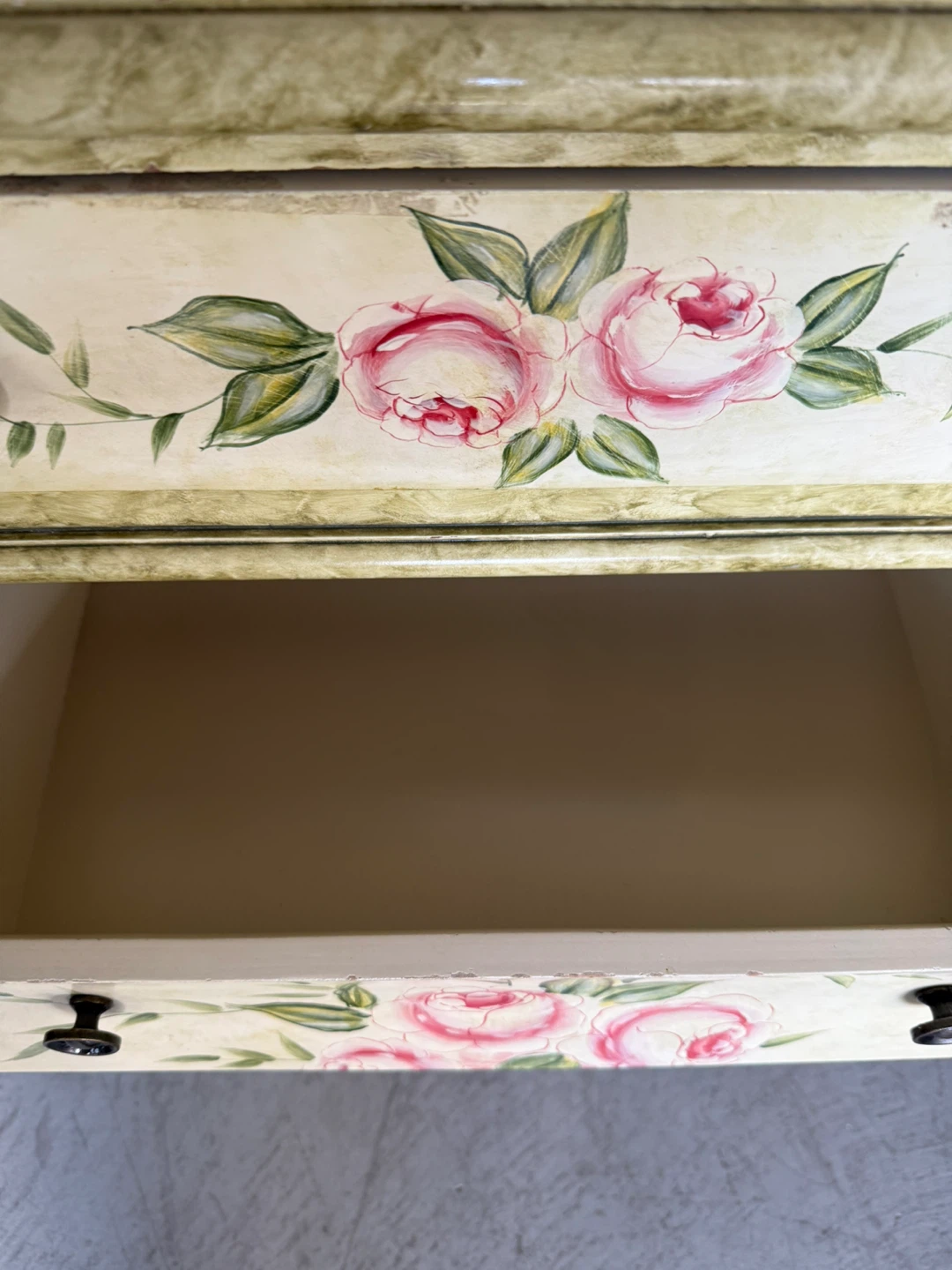 Vintage Hand-Painted Rose Dresser Chest - photo 5