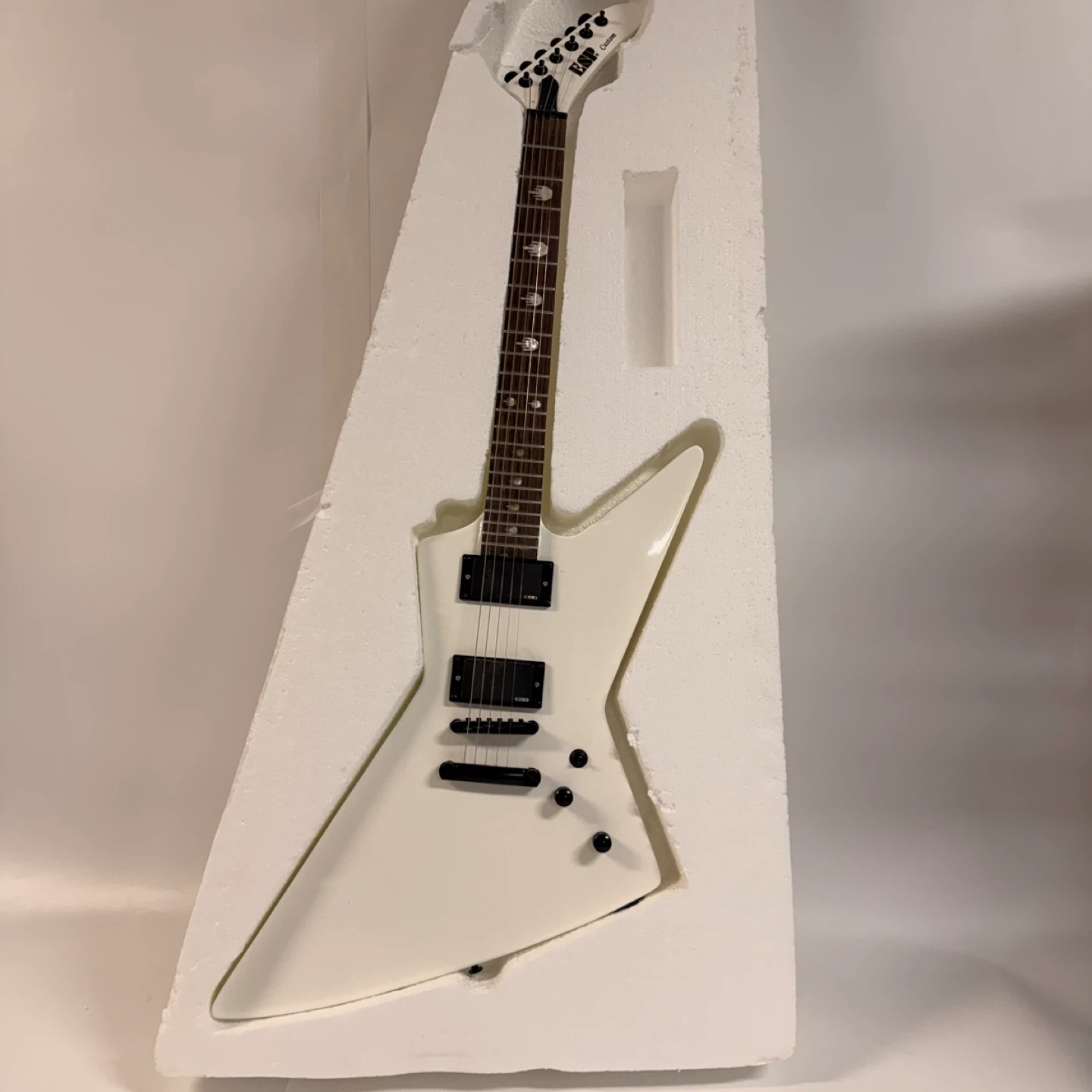Electric Guitar Explorer Style White w/ EMG Pickups – Like New