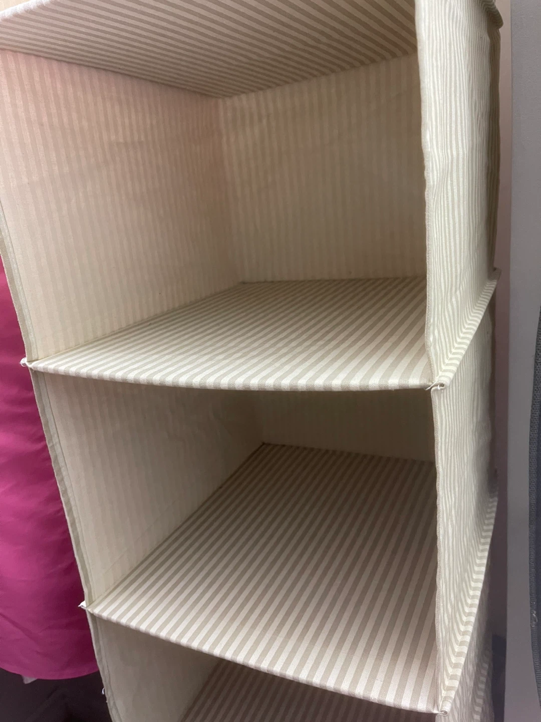 5-shelves hanging closet organizer with a pinstripe pattern