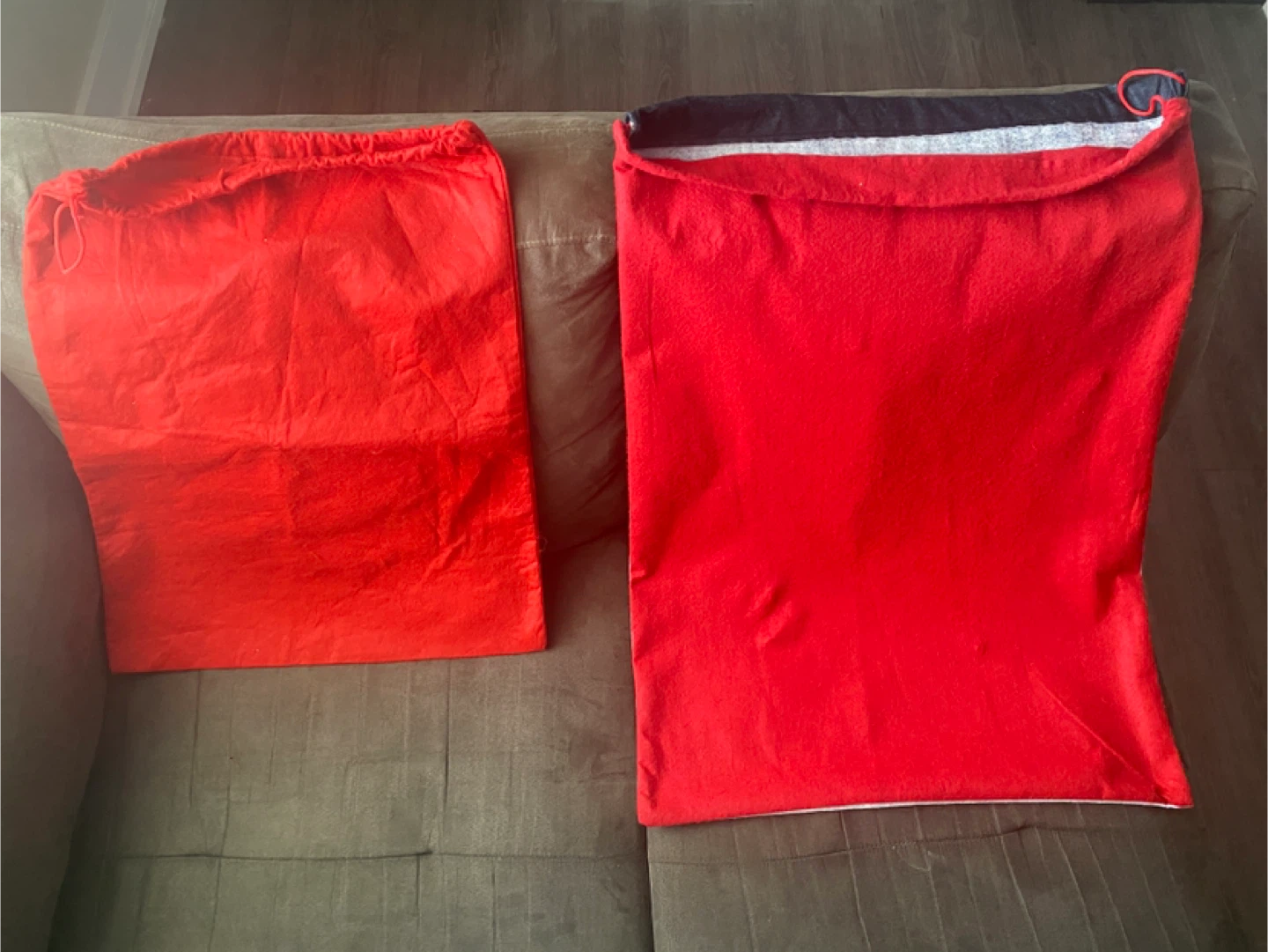 2 Christmas Gift Sacks – Snowman Designs – Good Condition - photo 4