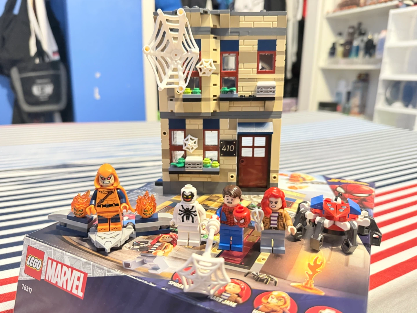 Lego Marvel Peter Parker’s Apartment - photo 4