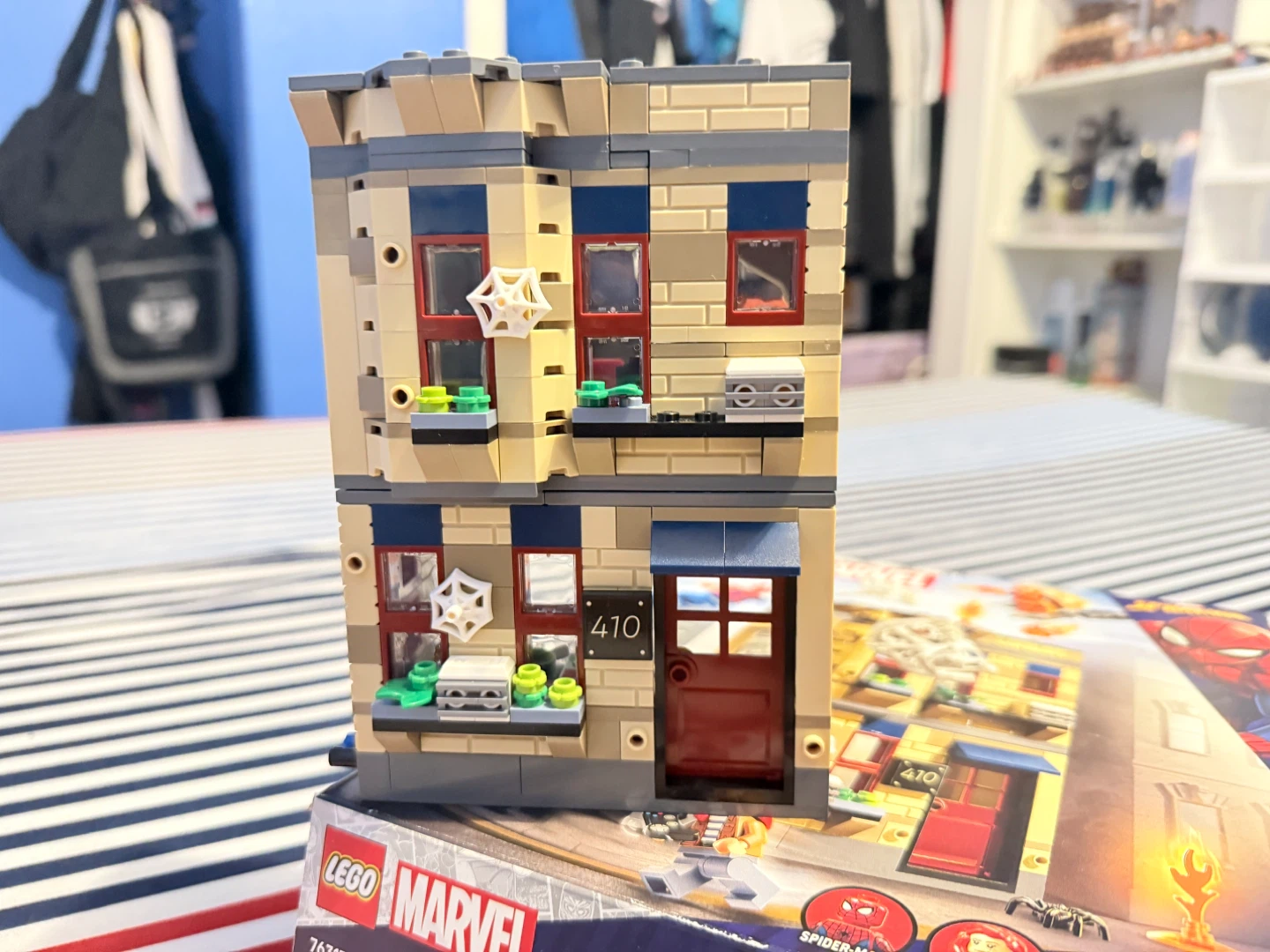 Lego Marvel Peter Parker’s Apartment - photo 2