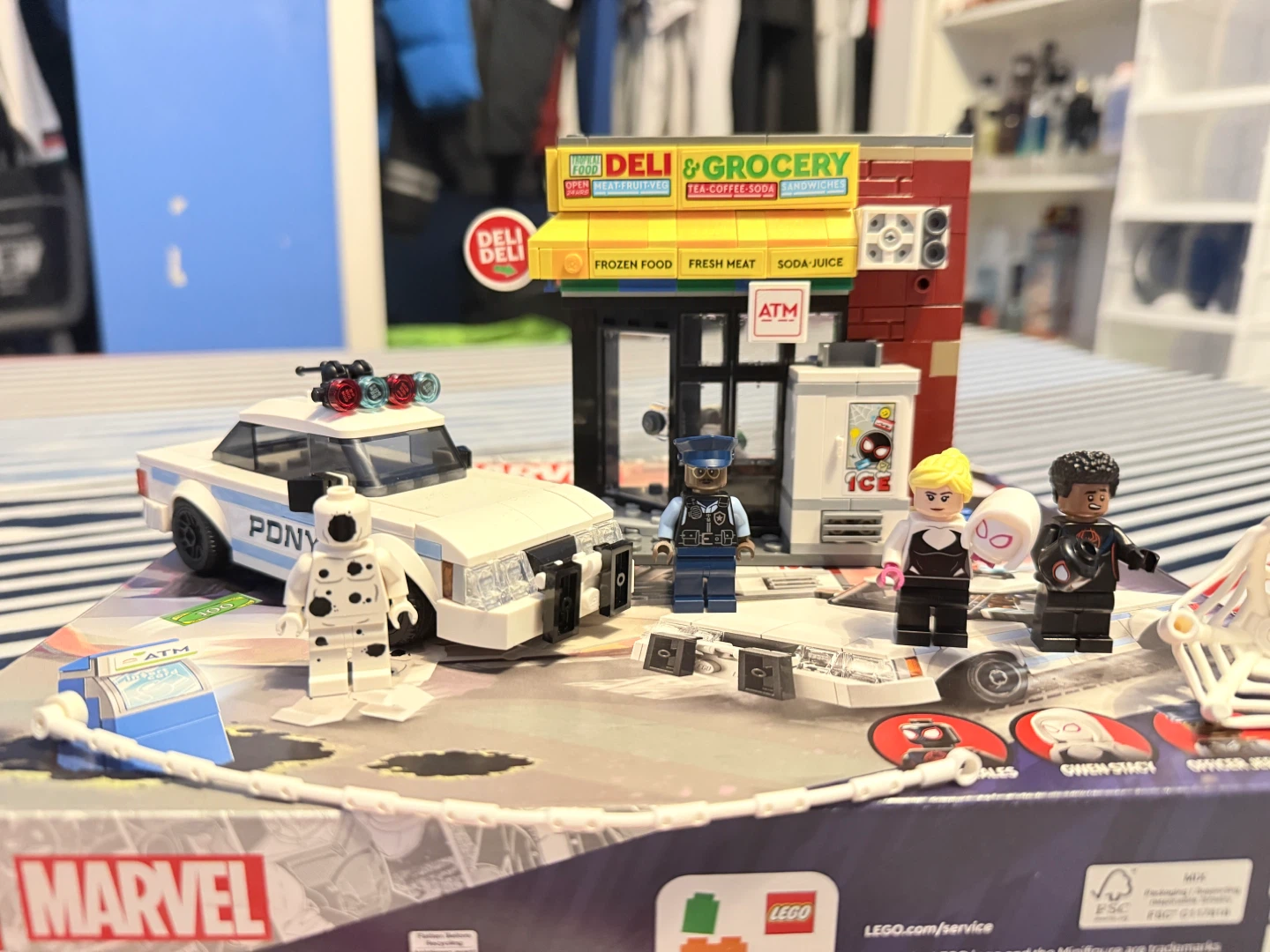 Lego Marvel Miles Morales vs the Spot - photo 4