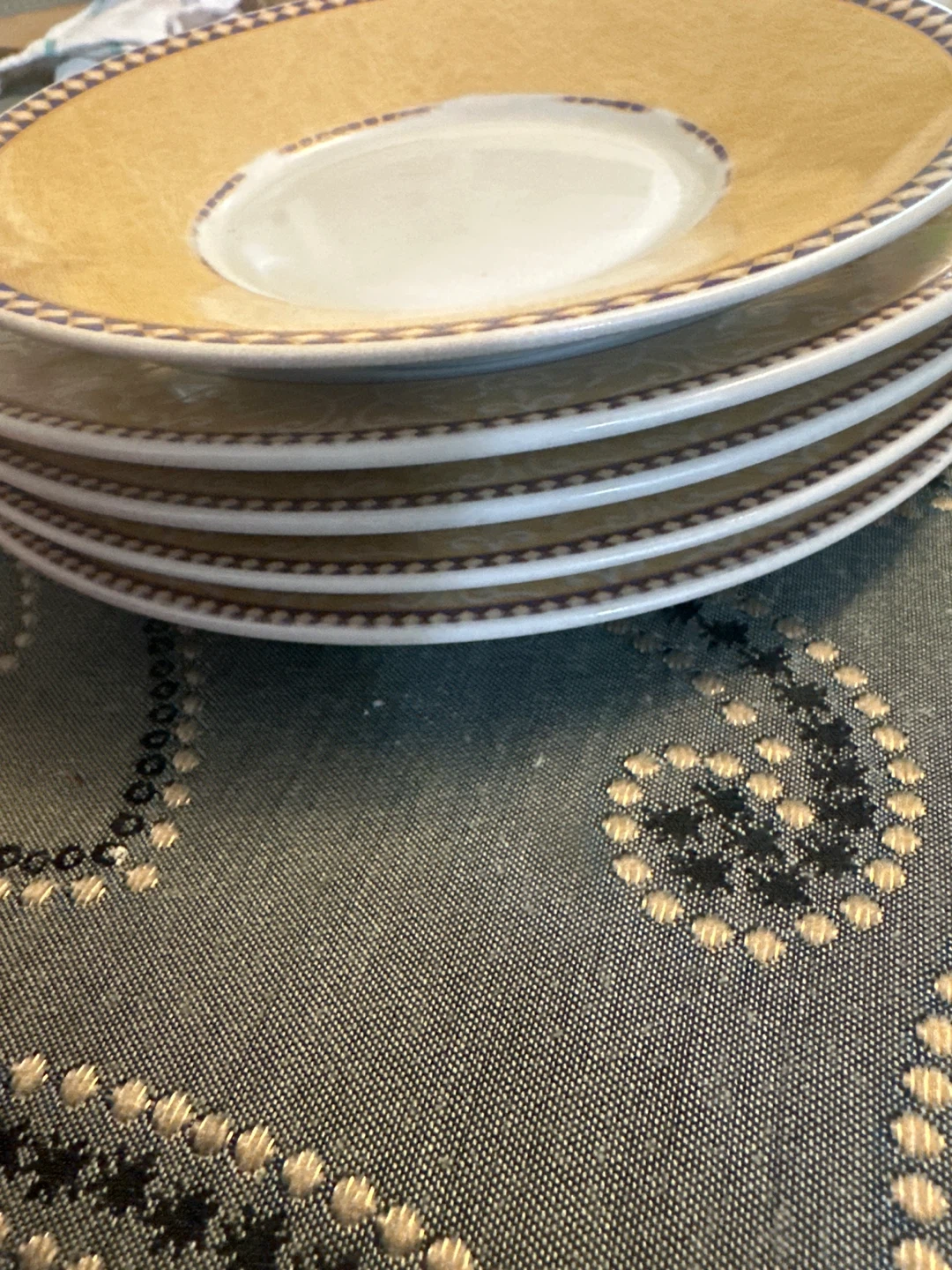 🏆Set of 4 Yellow and Purple Rimmed Dinner🏆 Plates - photo 2