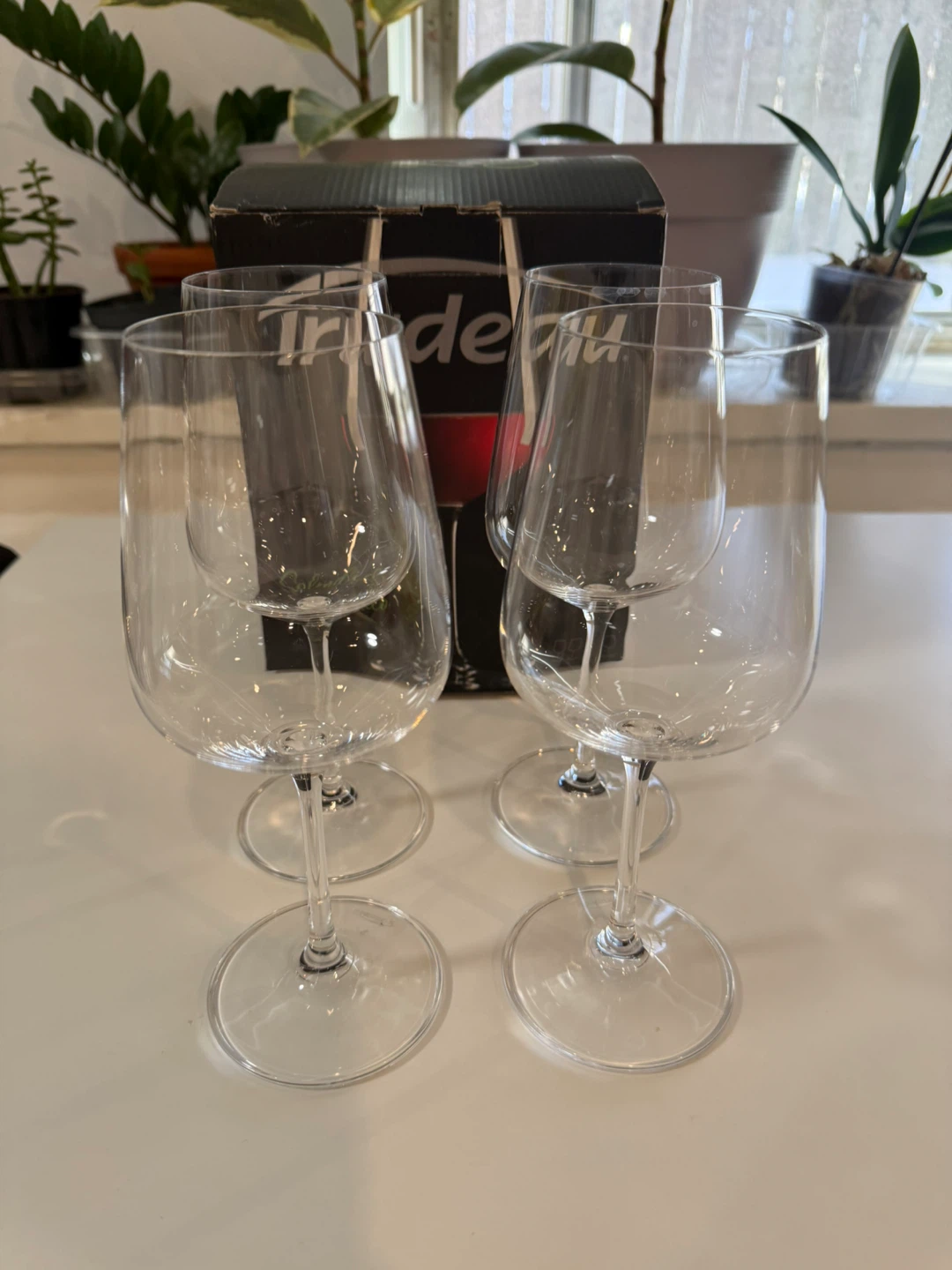 Trudeau Splendid Wine Glasses (Set of 4) - photo 3