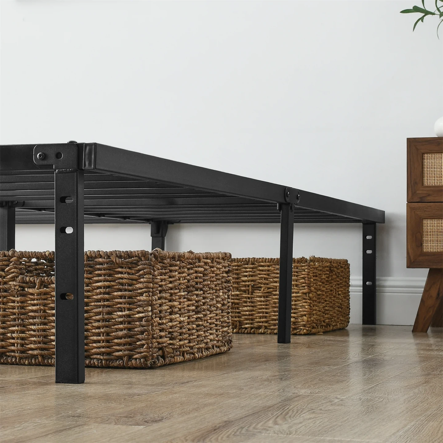 Black Metal Bed Frame Queen + mattress