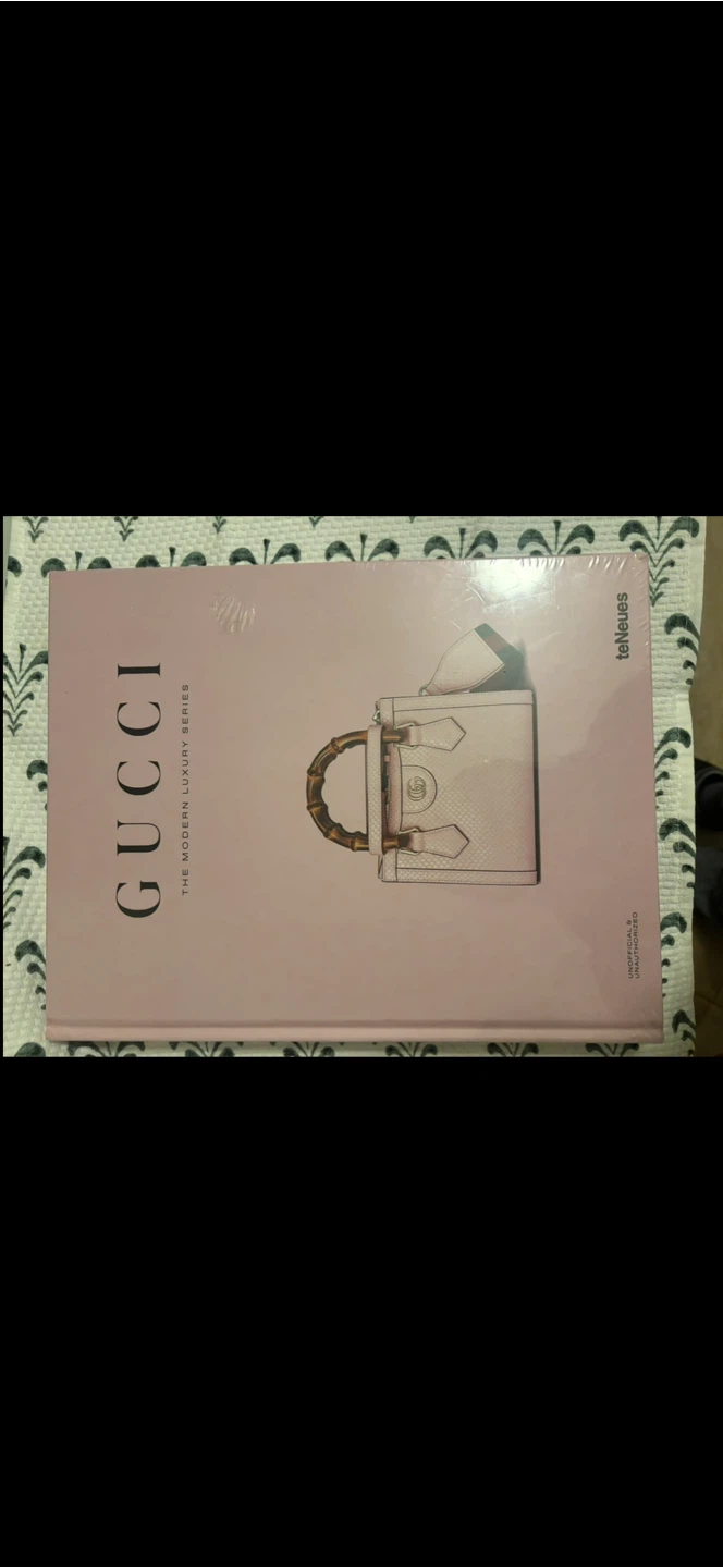 Gucci: The Modern Luxury Series Book