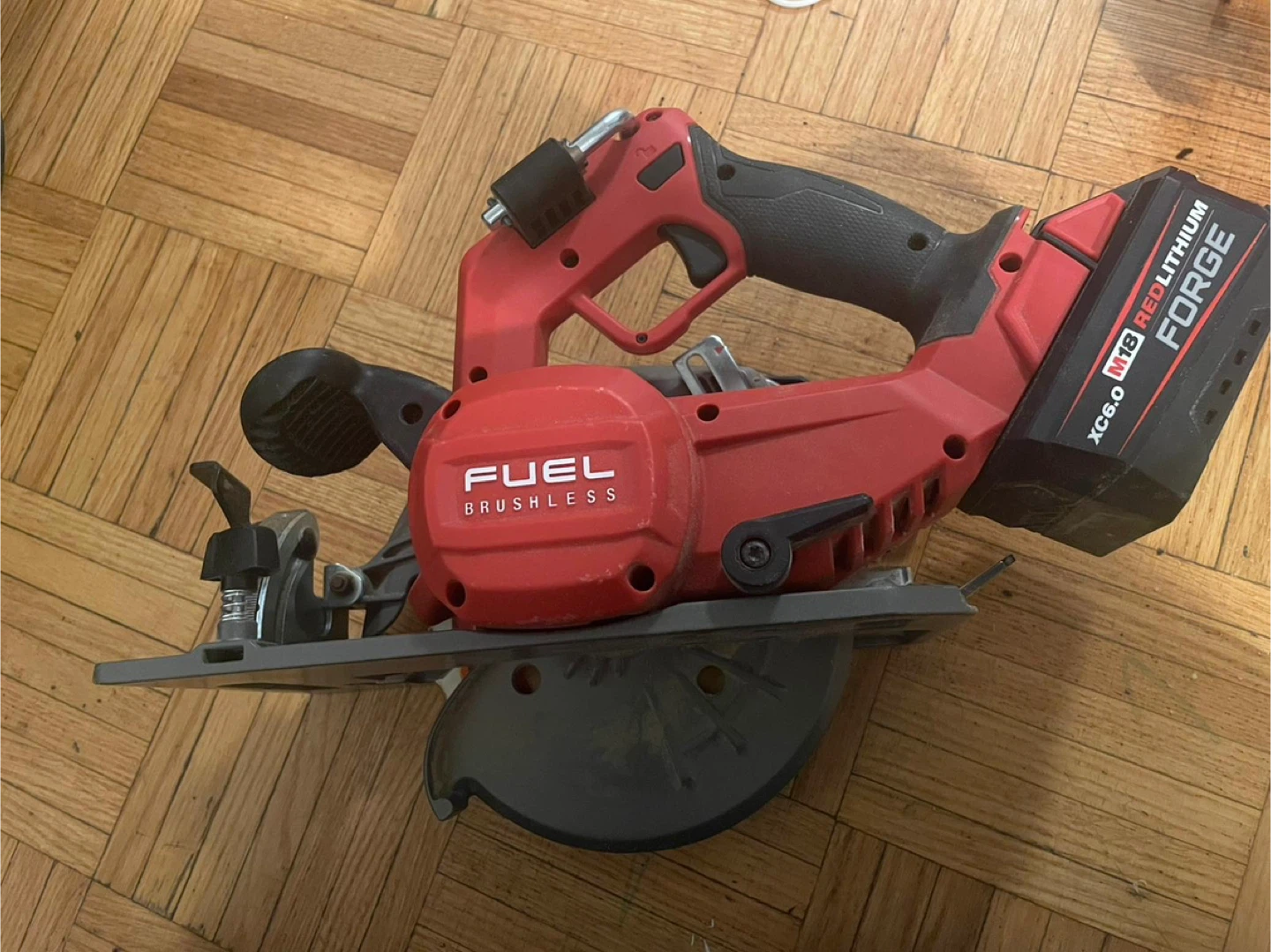 Milwaukee M18 FUEL Circular Saw - photo 2