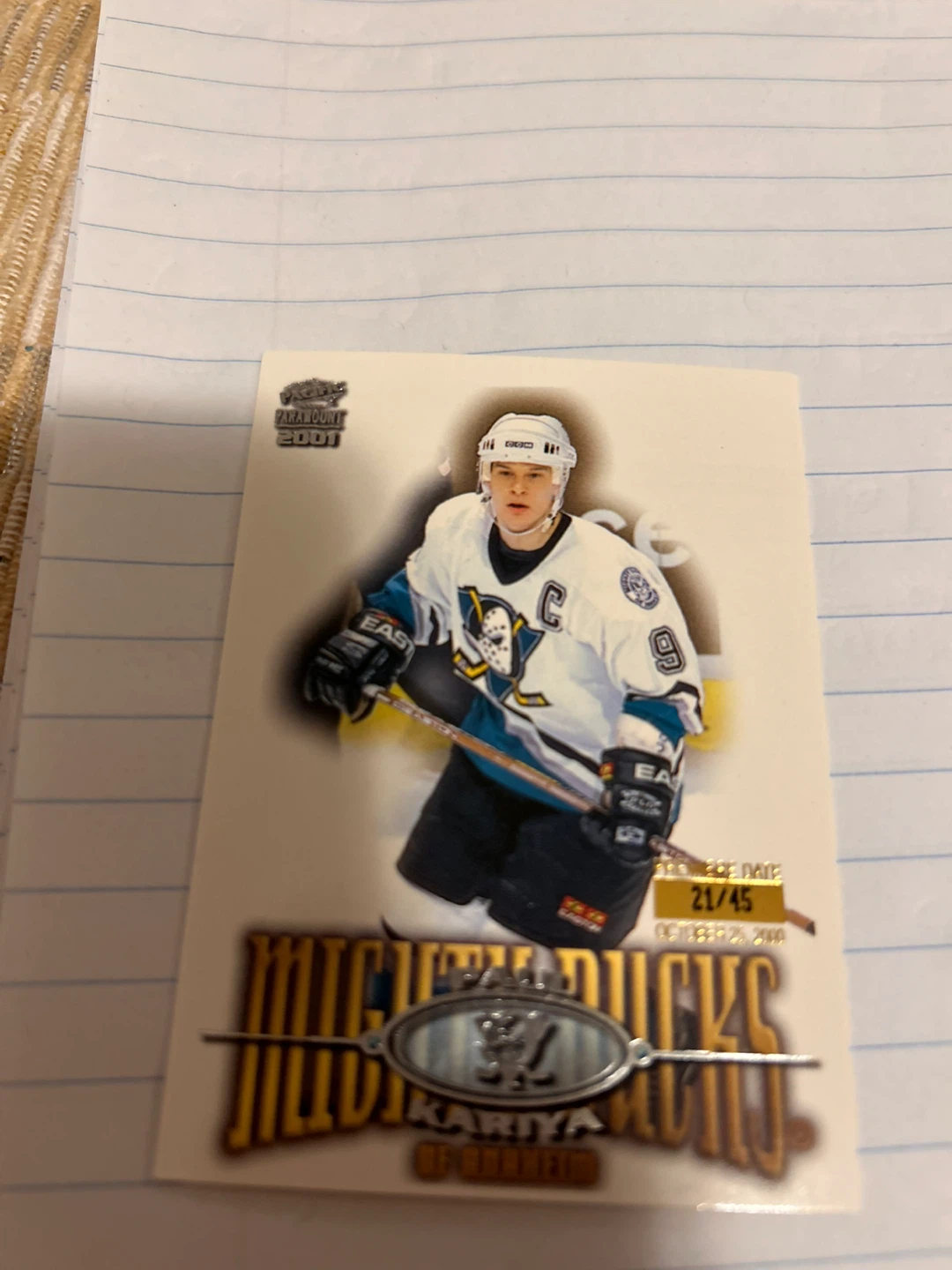 2001 Paramount Mighty Ducks Kariya Hockey Card