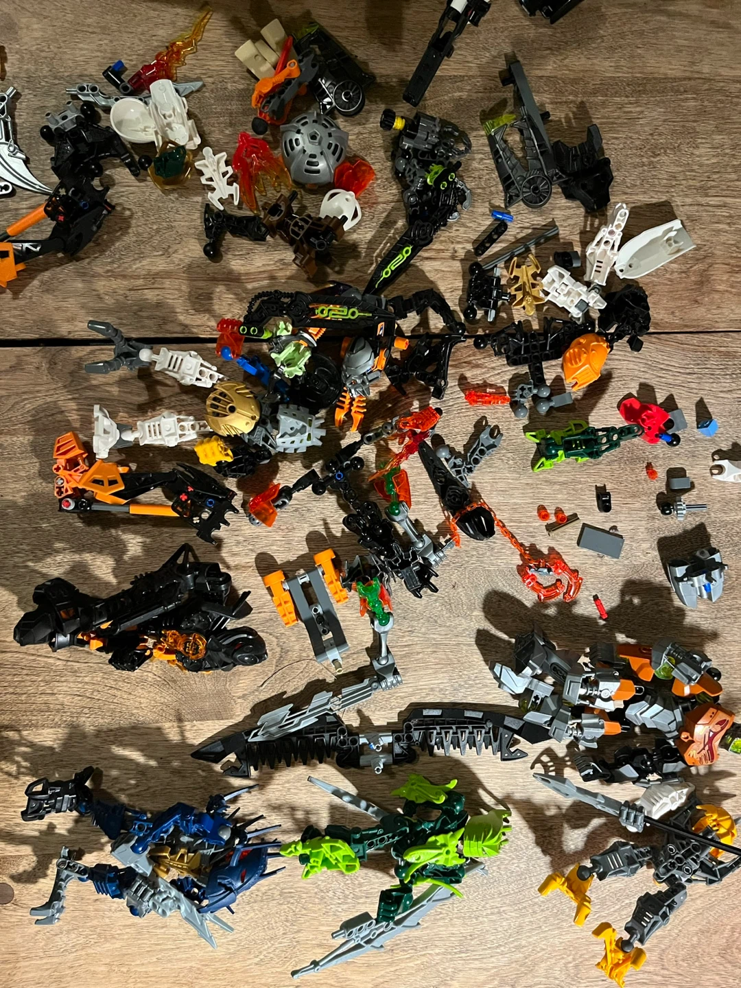 LEGO Star Wars and Bionicle Figures & Parts Lot - photo 3