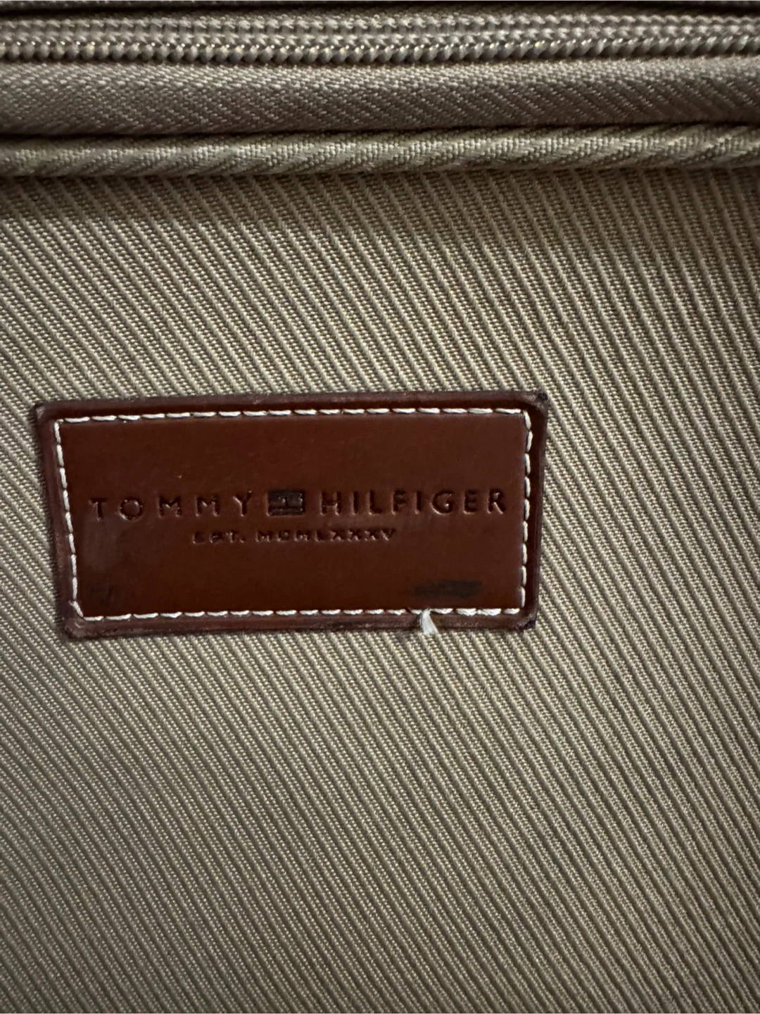 Tommy Hilfiger Carry On - photo 3
