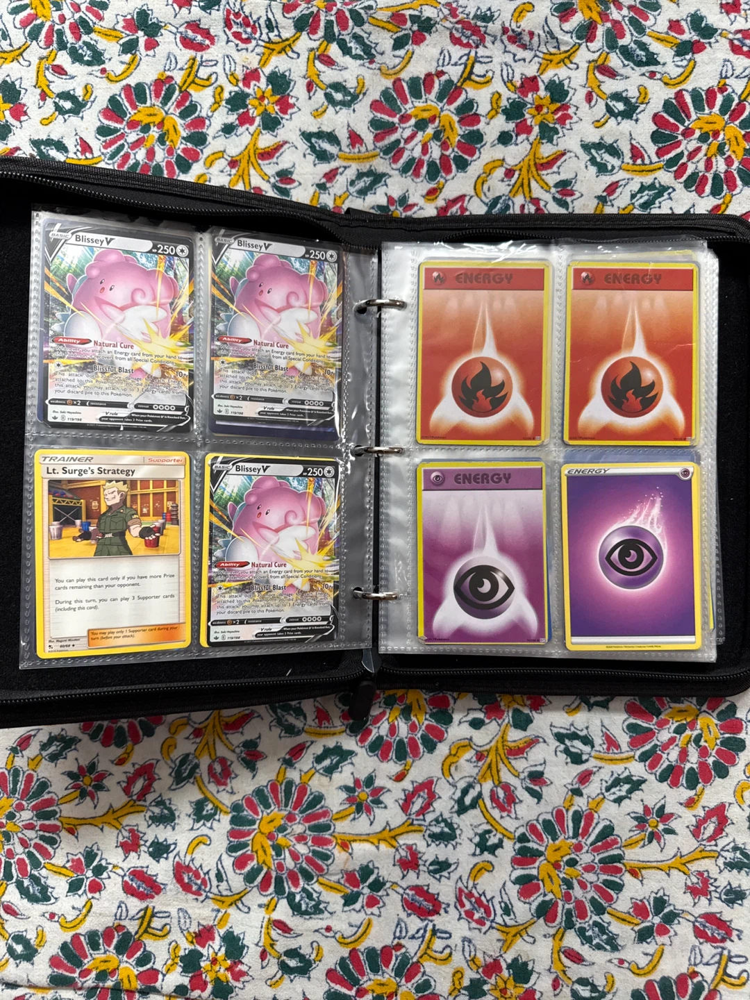 Pokemon Trading Card Binder + Random Pokemon Cards - photo 3