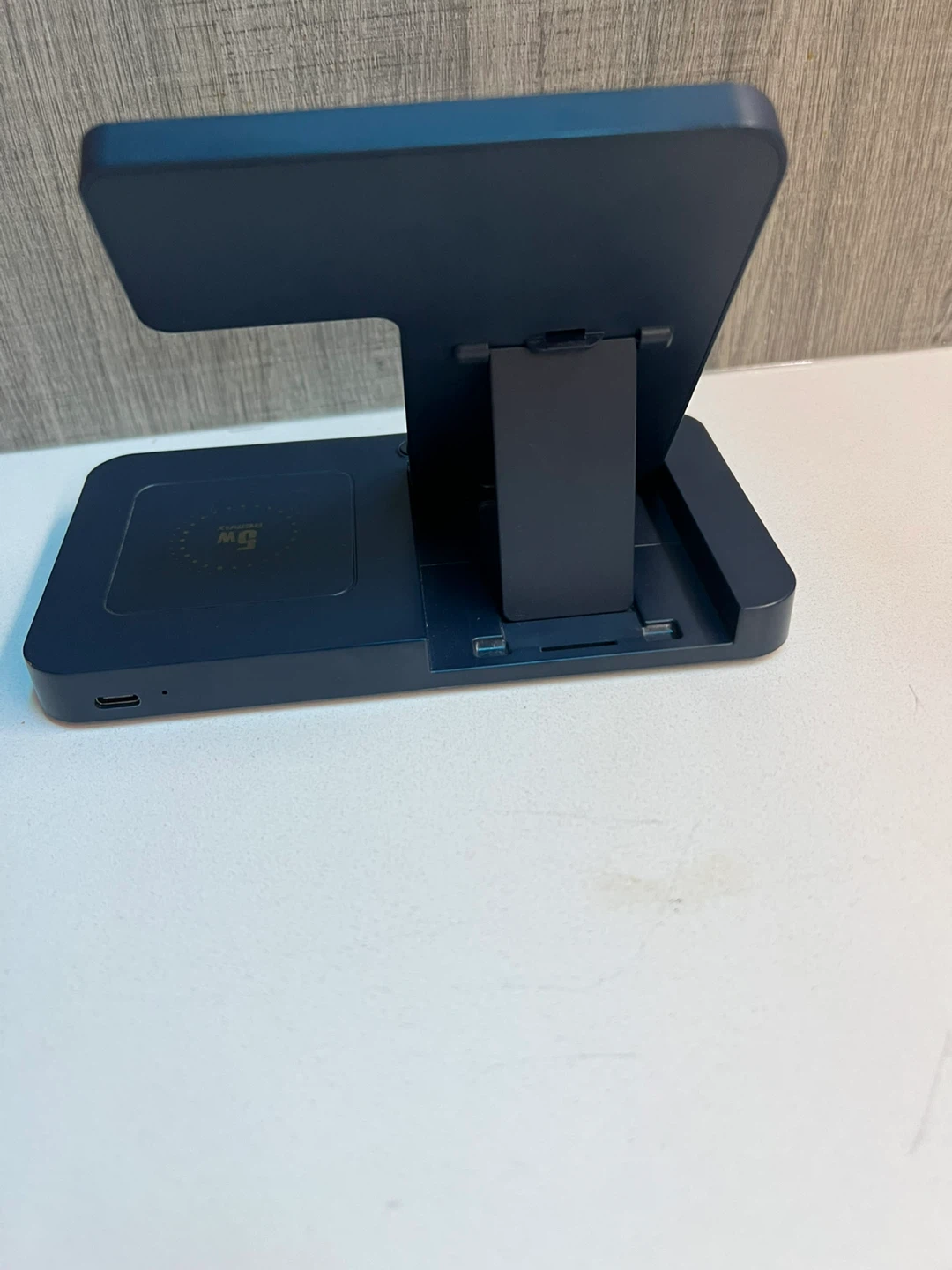 Blue 3-in-1 Wireless Charger Stand - photo 3