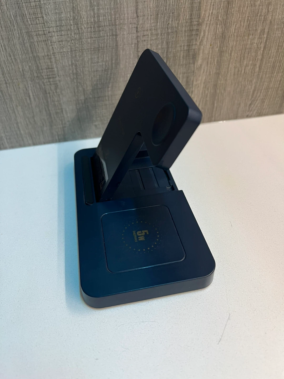 Blue 3-in-1 Wireless Charger Stand - photo 2