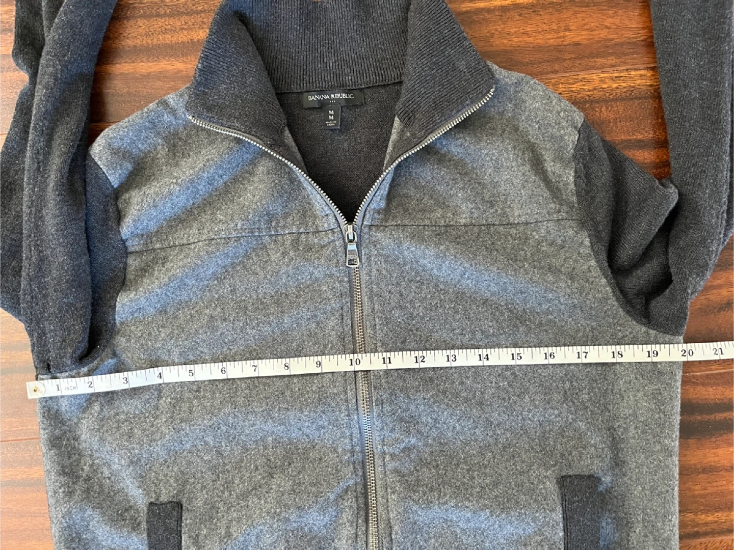 Banana Republic men’s medium zip sweater, wool blend, grey - photo 3