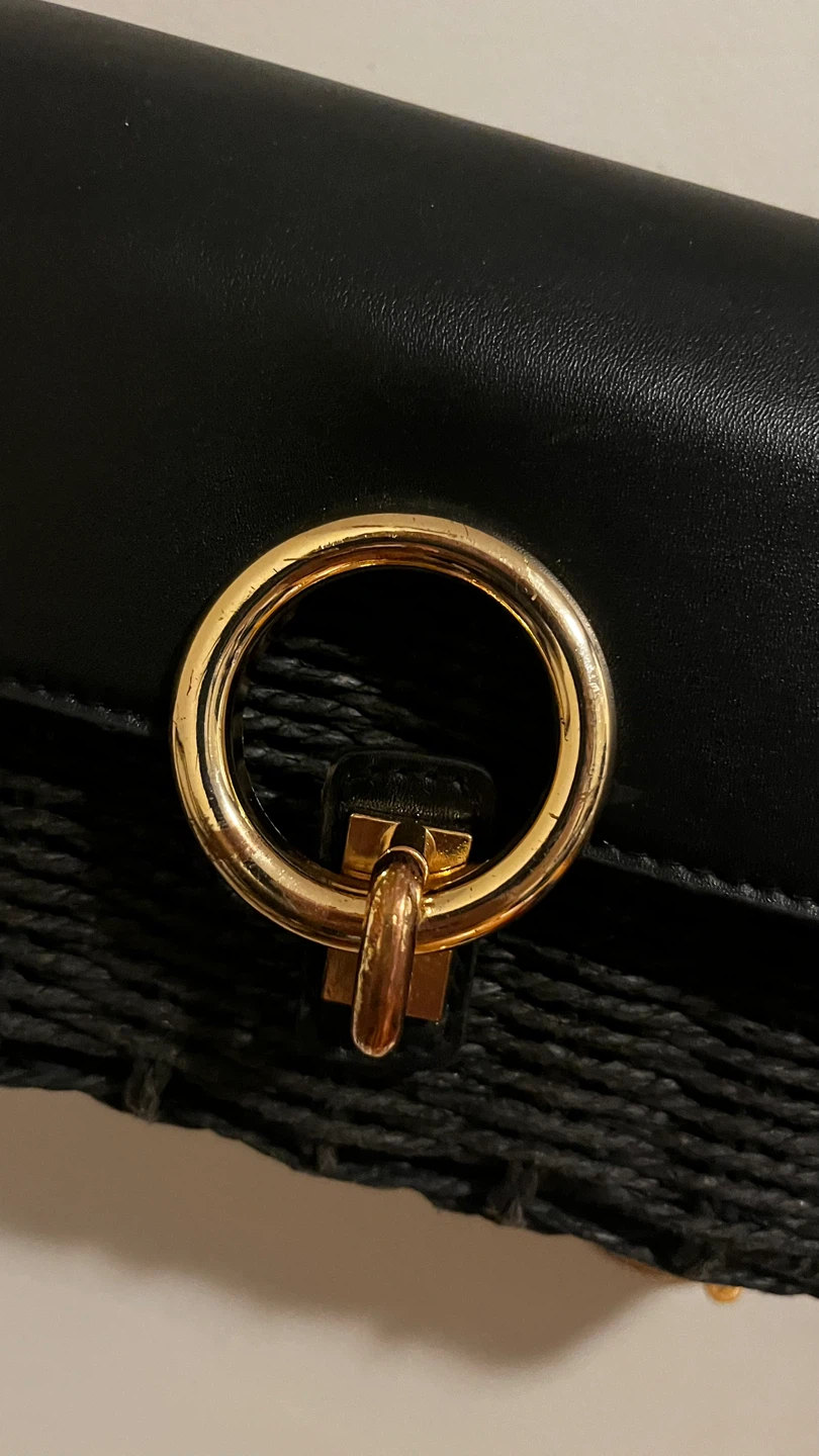 Black Shoulder Bag with Gold Ring Detail AS-IS🏆 - photo 2