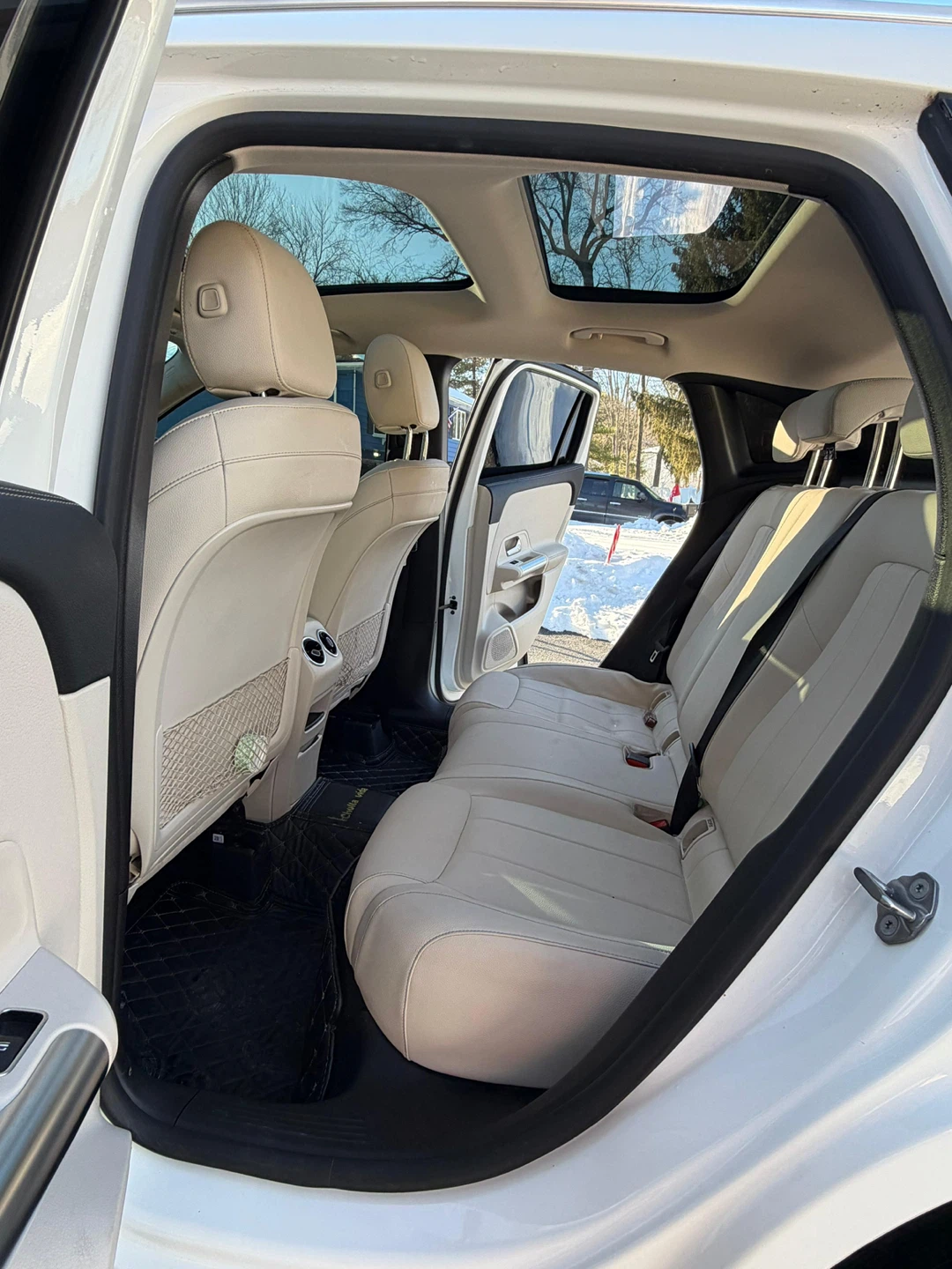 2021 Mercedes-Benz GLA 250 4MATIC - photo 4