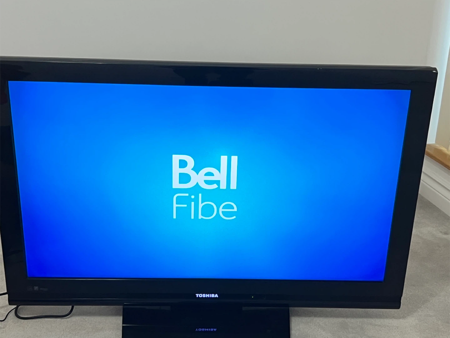 USED Toshiba 40-inch 1080p LCD HDTV - photo 2