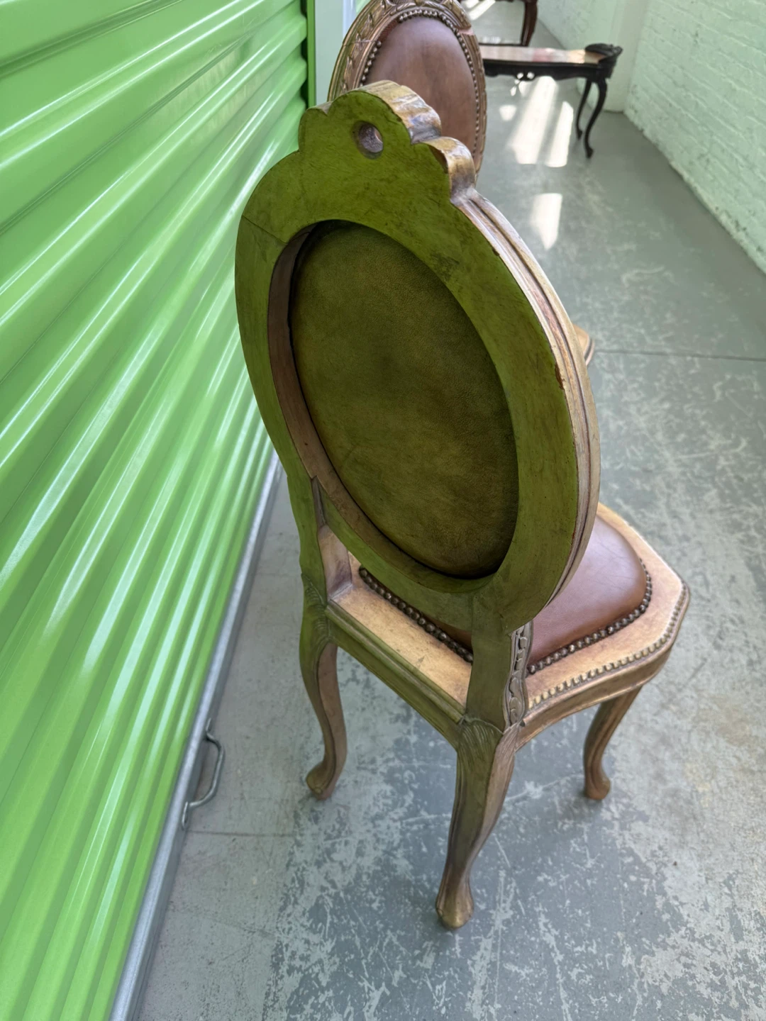Pair of Vintage Ornate Accent Chairs - photo 3