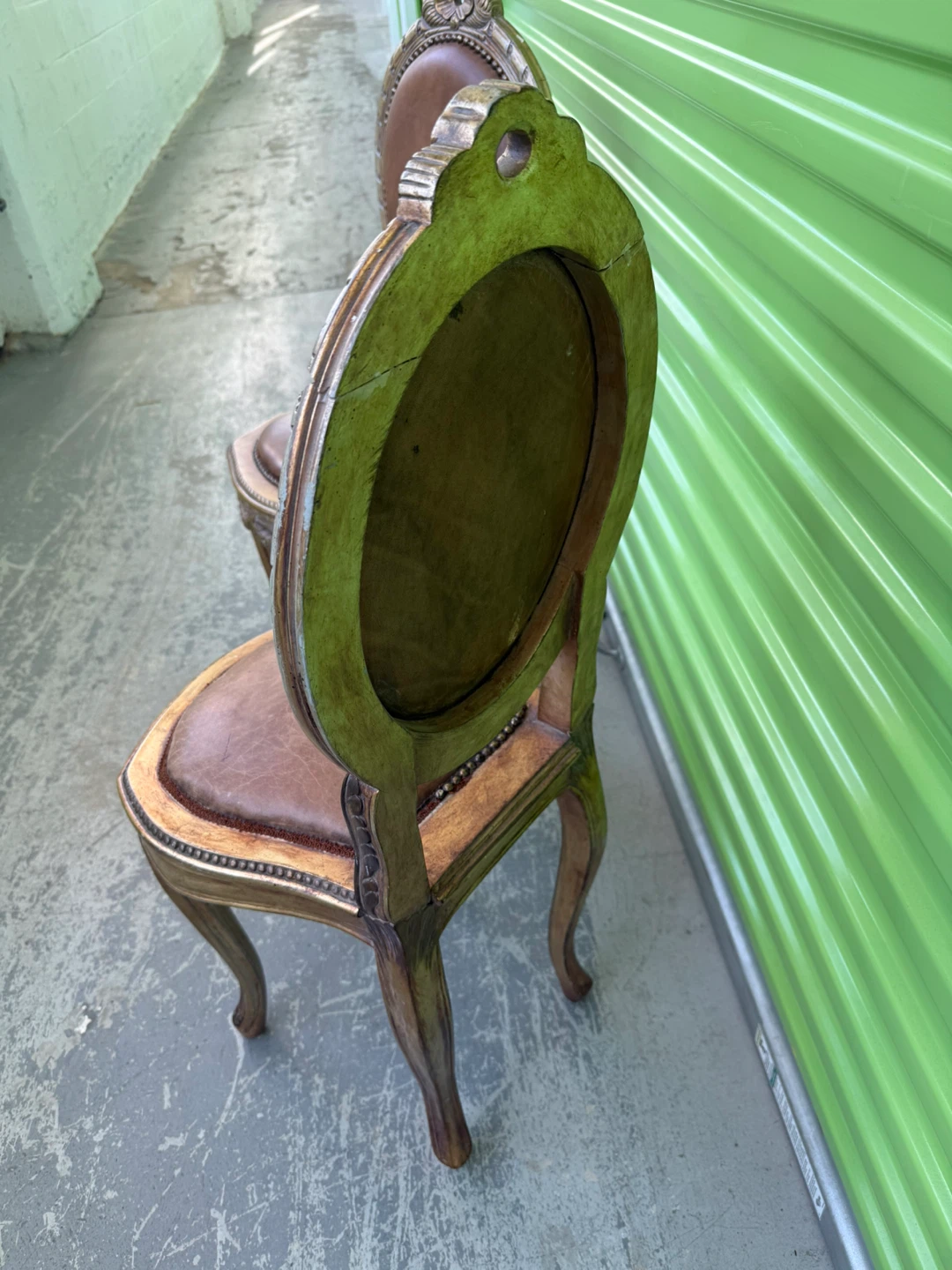 Pair of Vintage Ornate Accent Chairs - photo 4