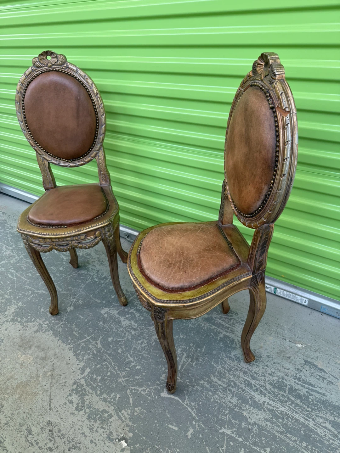 Pair of Vintage Ornate Accent Chairs - photo 2