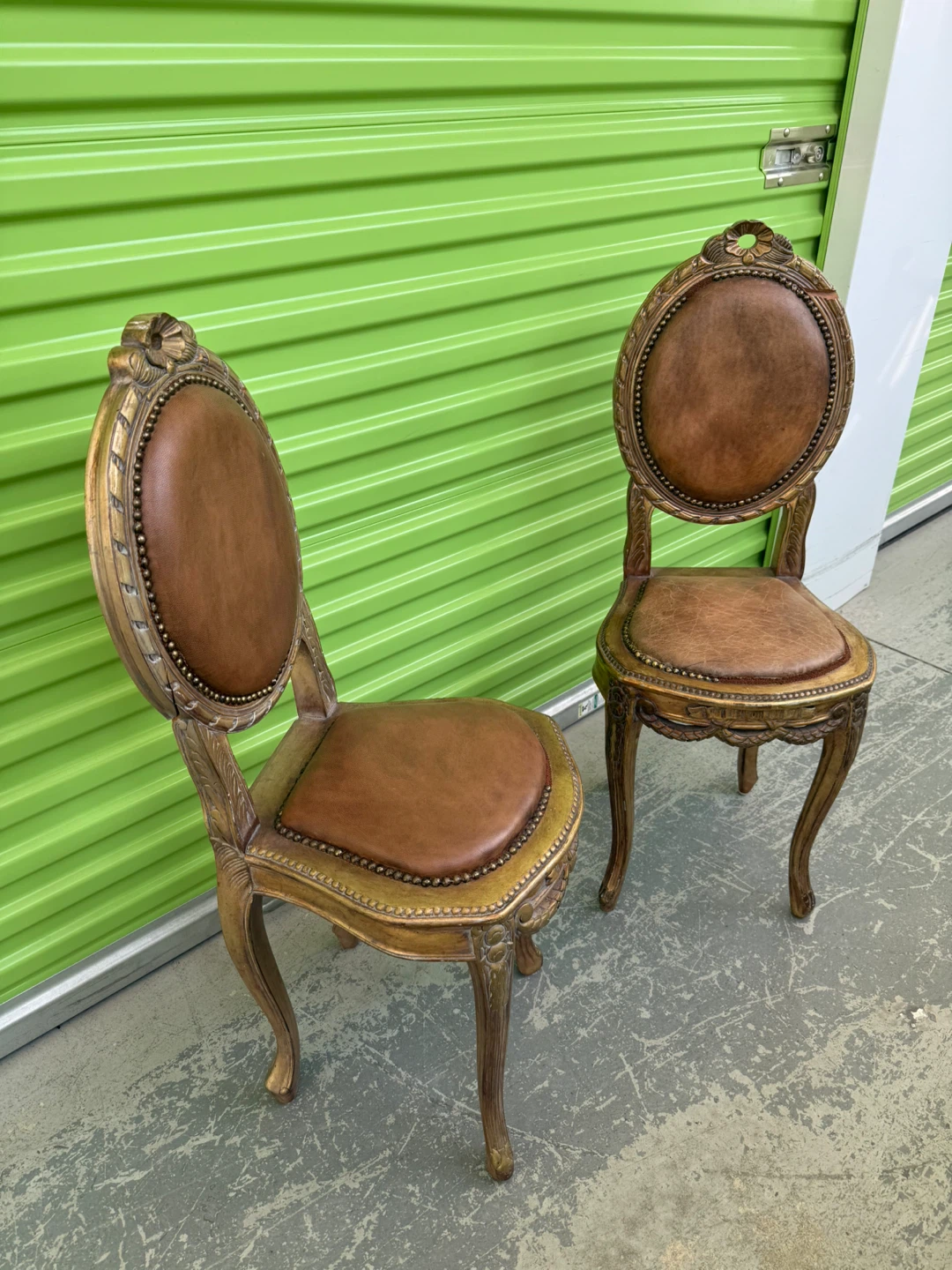 Pair of Vintage Ornate Accent Chairs - photo 5