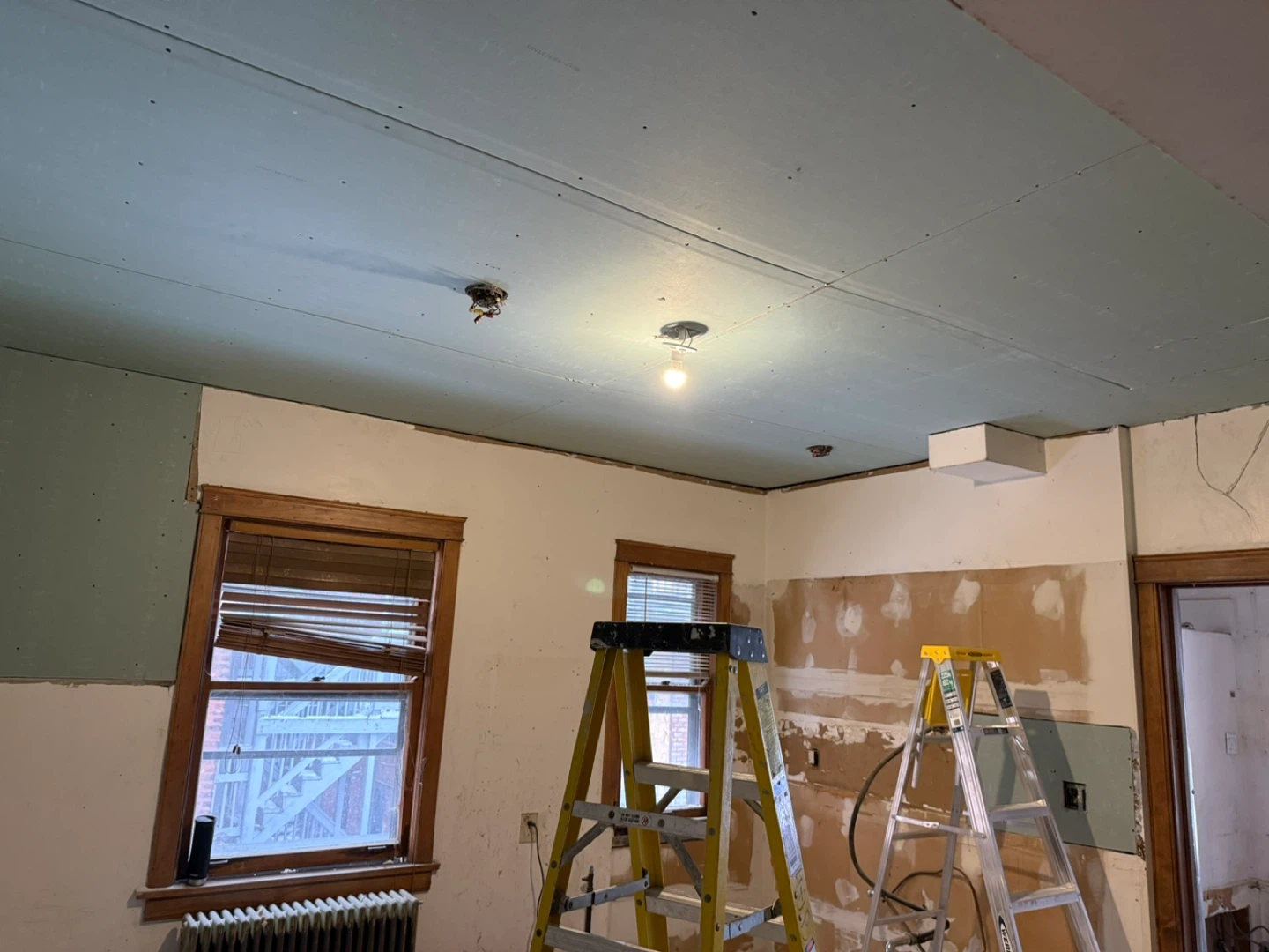 Gutter- porch dock - railing - drywall- paint -….. - photo 3
