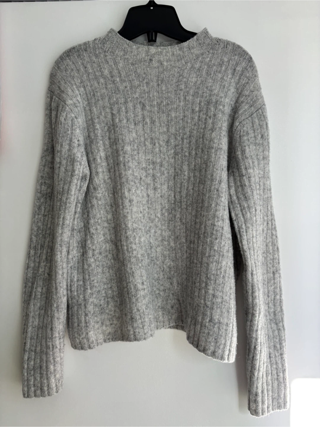 Uniqlo Grey Ribbed Knit Sweater - photo 2