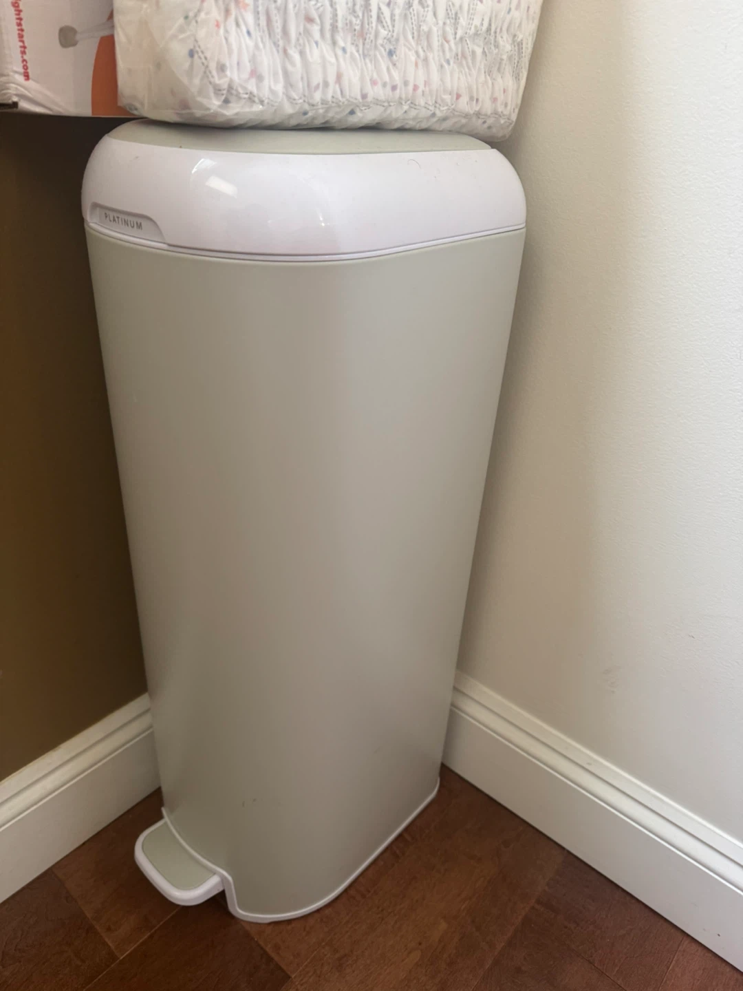 Genie  Diaper Pail Platinum - photo 3